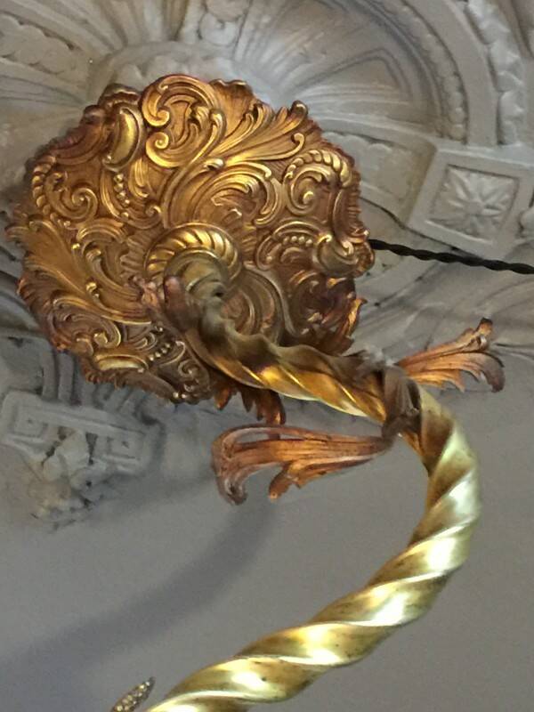 Napoleon III bronze chandelier, Louis XV style, baroque rocaille twist, 189