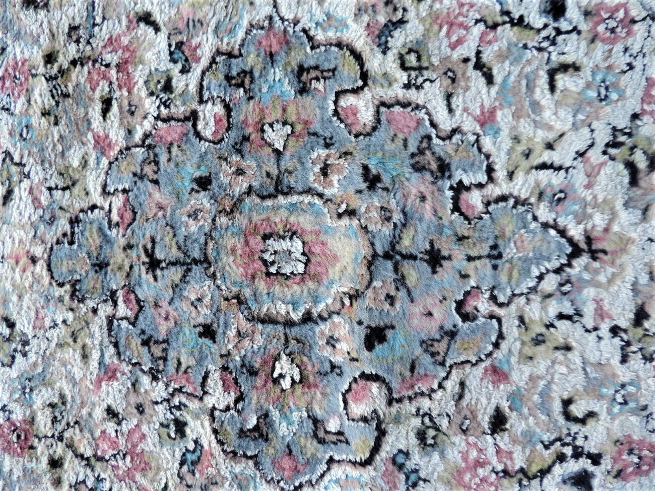 handmade old oriental rug 156x190cm