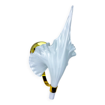 Applique murale en forme de feuille "Calla Lily" en verre de Murano et laiton doré, vers les années 1970.