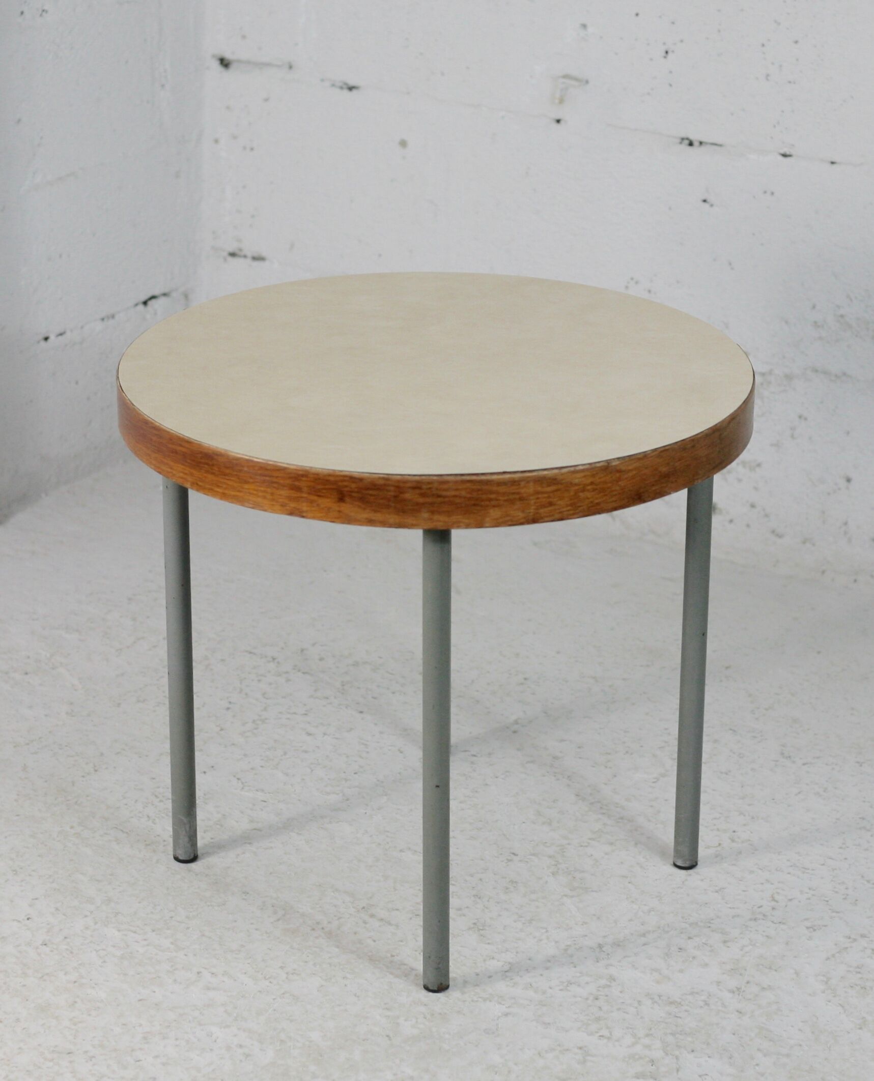 Side table tubular steel base, round top strapping wood, France, circa 1950
