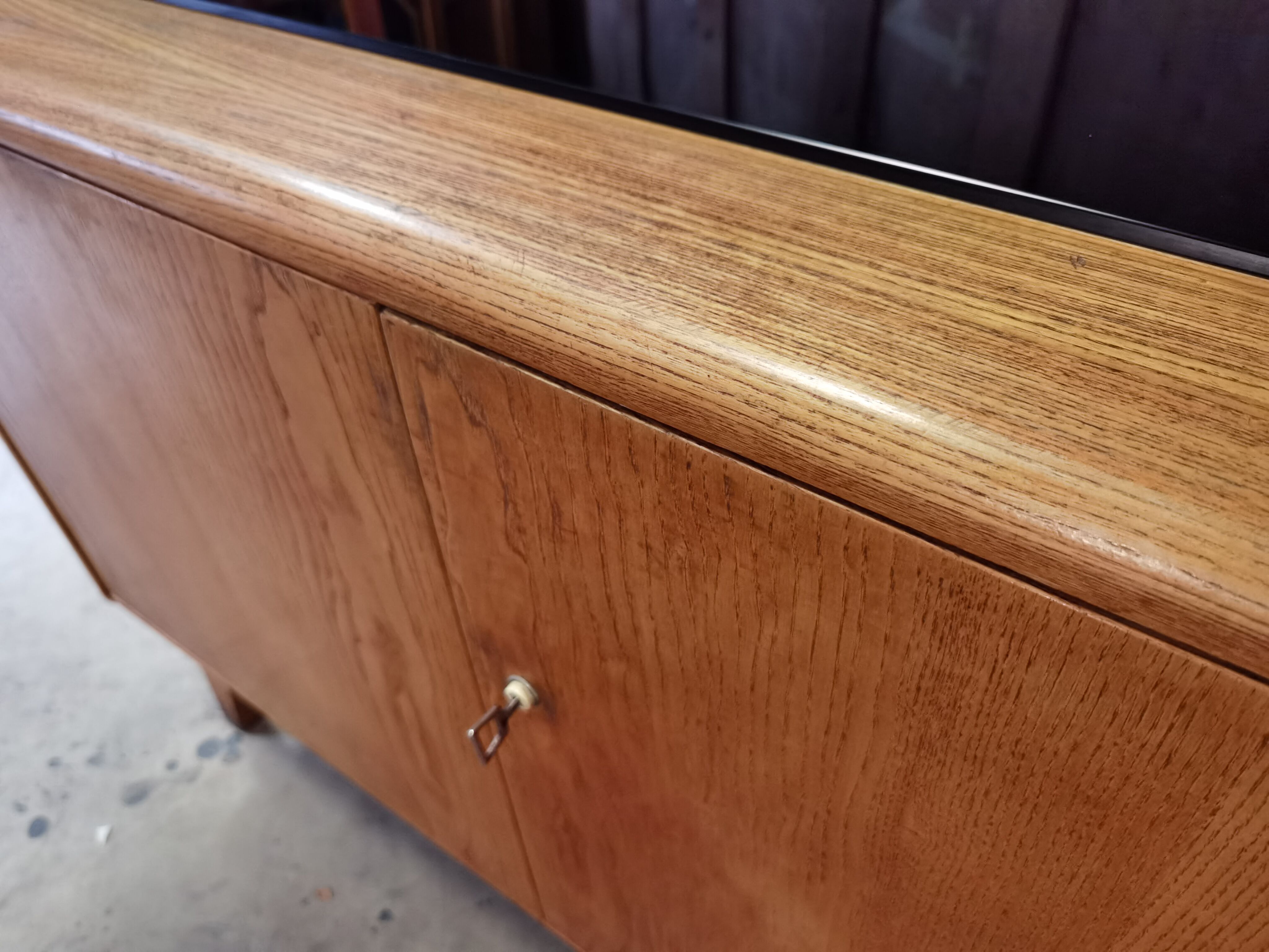 Buffet down by B. Landsman and H. Nepo-itek for Jitona Sobslav