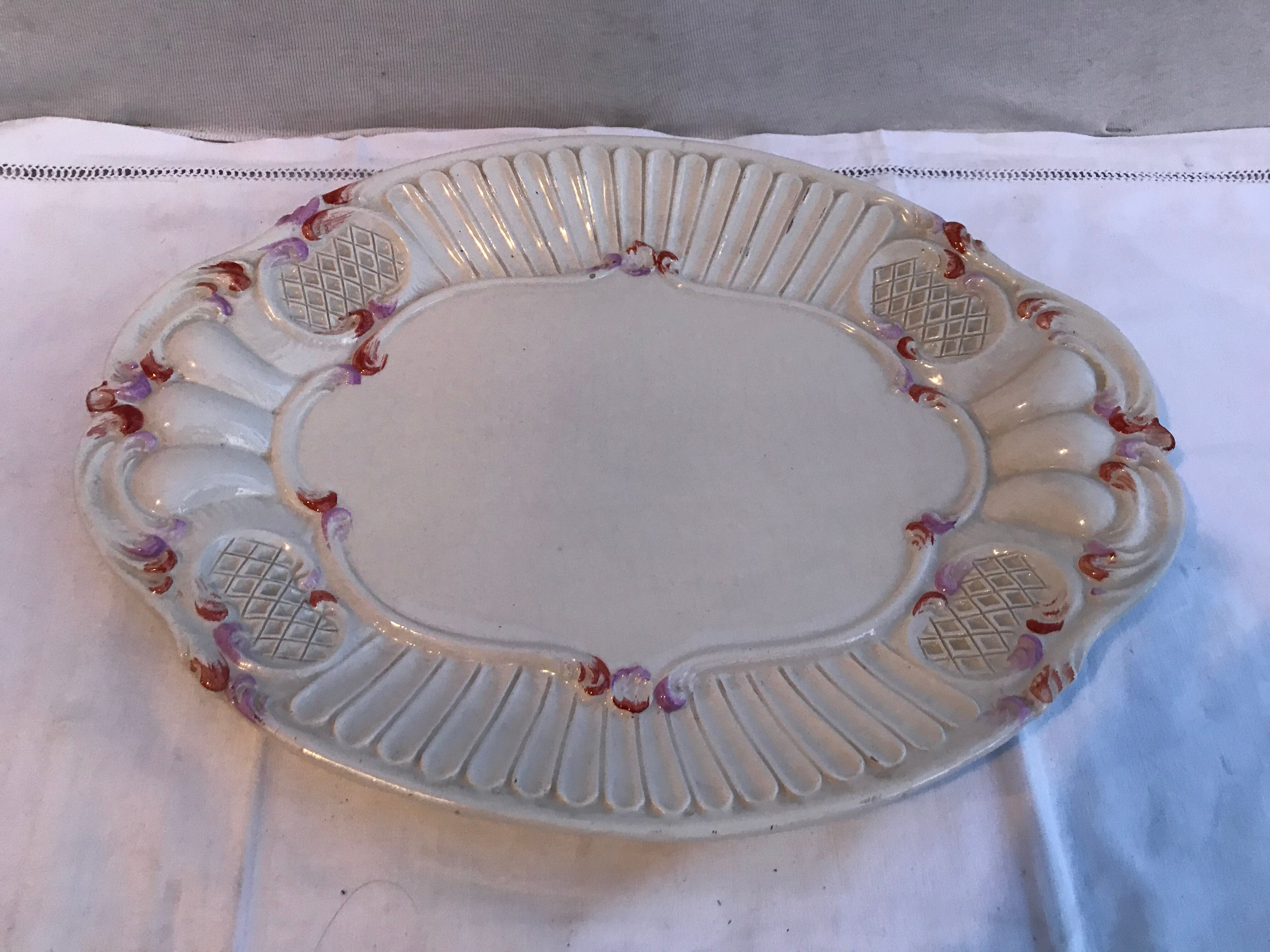 Former ceramic plate white decor red vintage