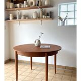 Extendable round table from the 1960s