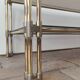 Table basse double plateau vintage en laiton et verre fumé – Années 70