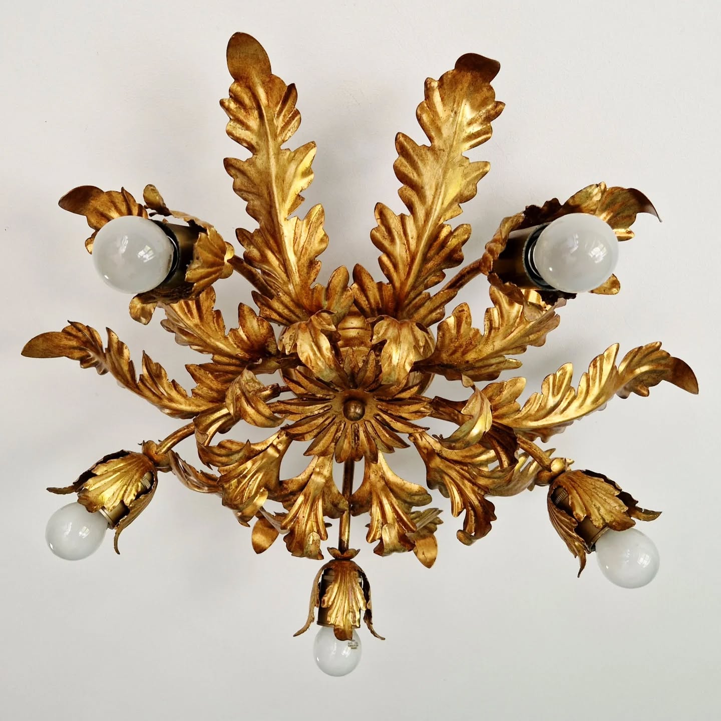 Italian floral ceiling light in gilded metal, 1970s.