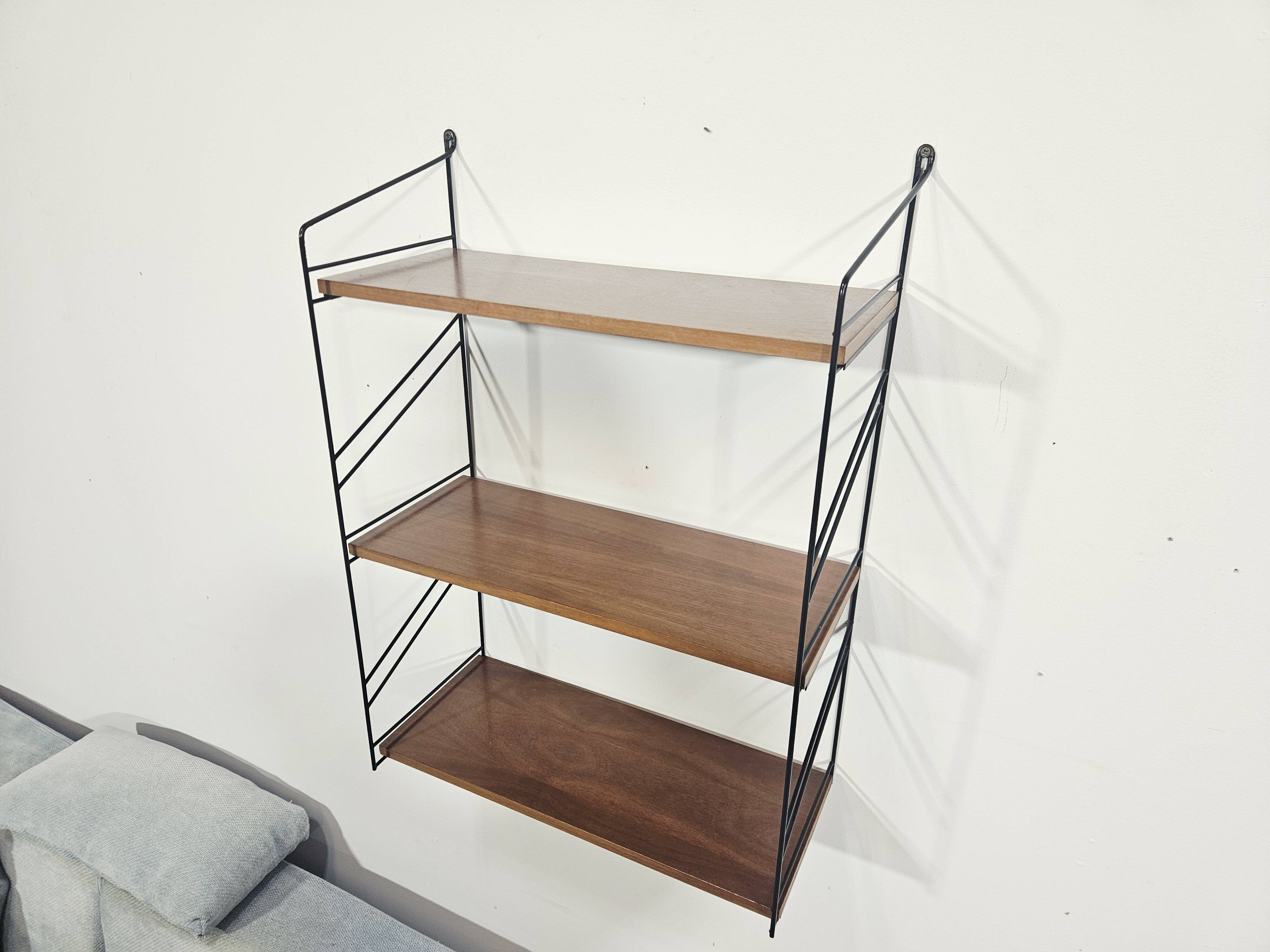 Étagère murale Mid-Century / String / Tomado / années 1970.