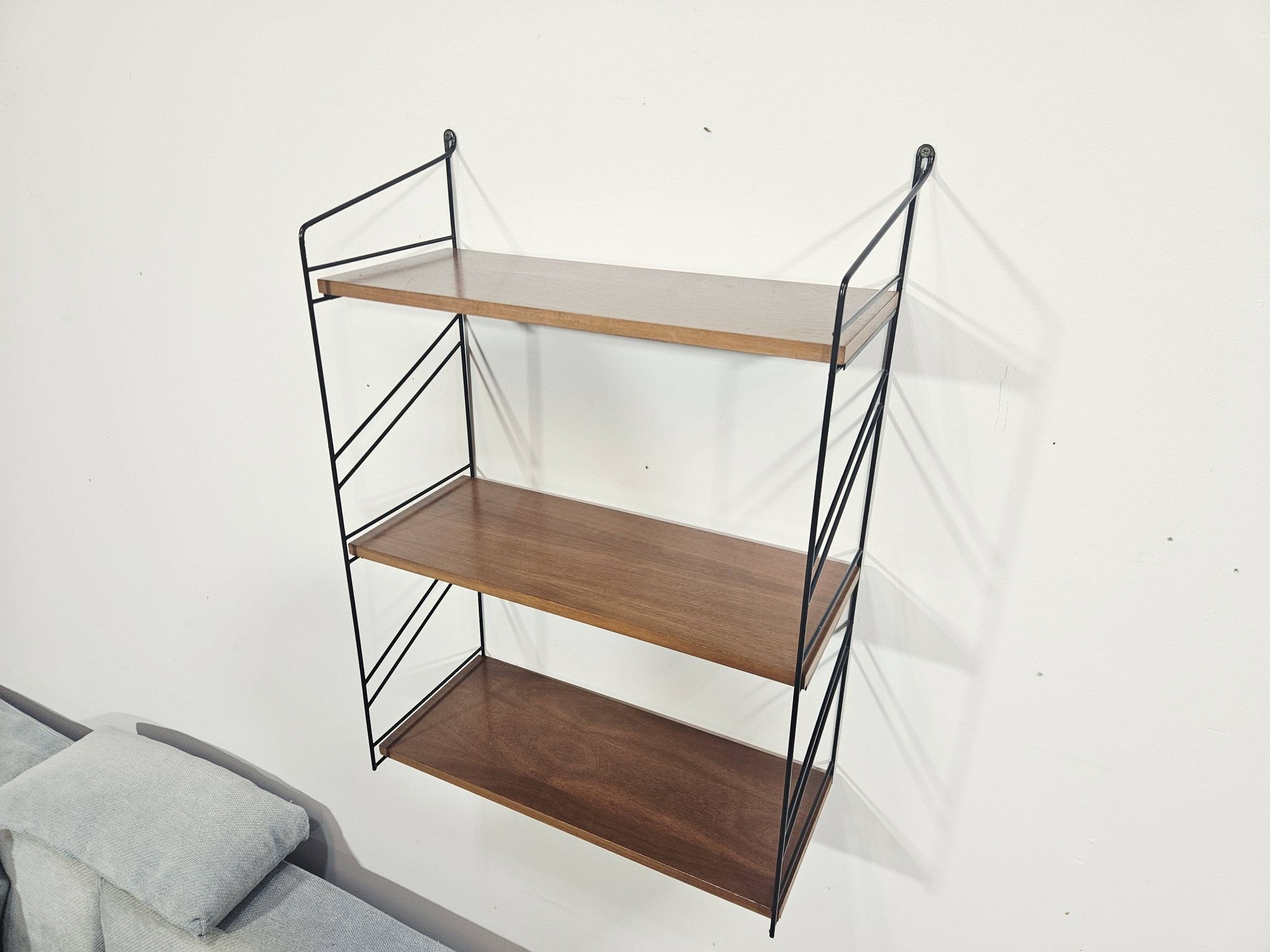 Étagère murale Mid-Century / String / Tomado / années 1970.