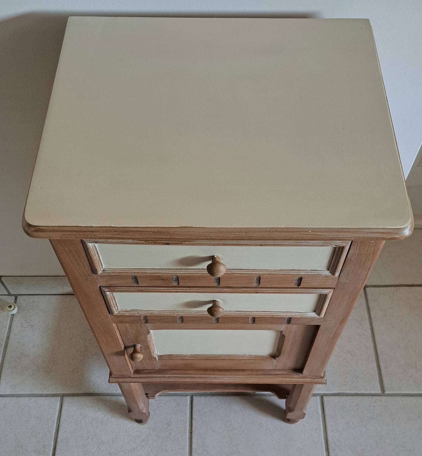 Bedside table