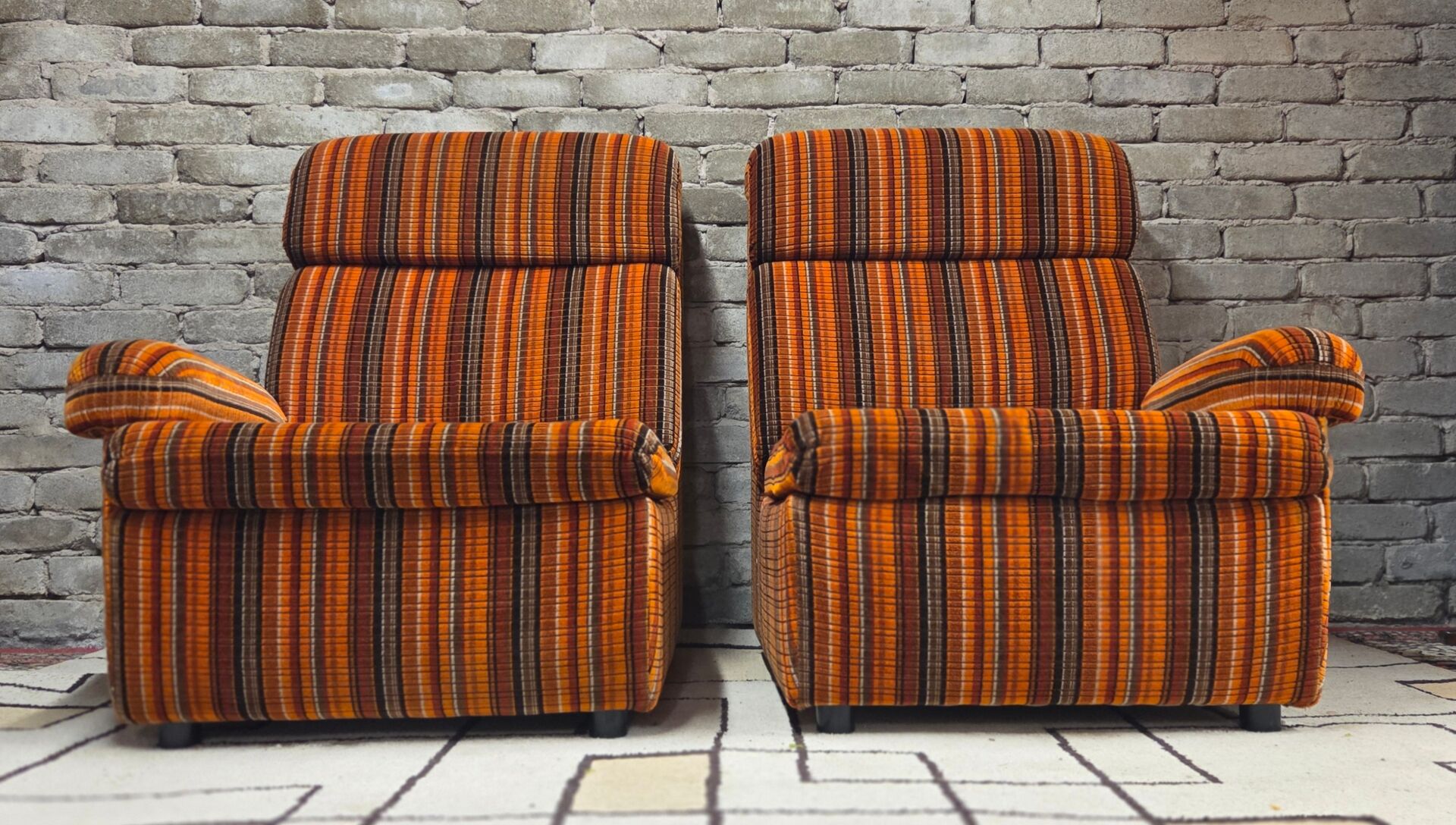 Pair of vintage 1970s modular armchairs – striped orange fabric