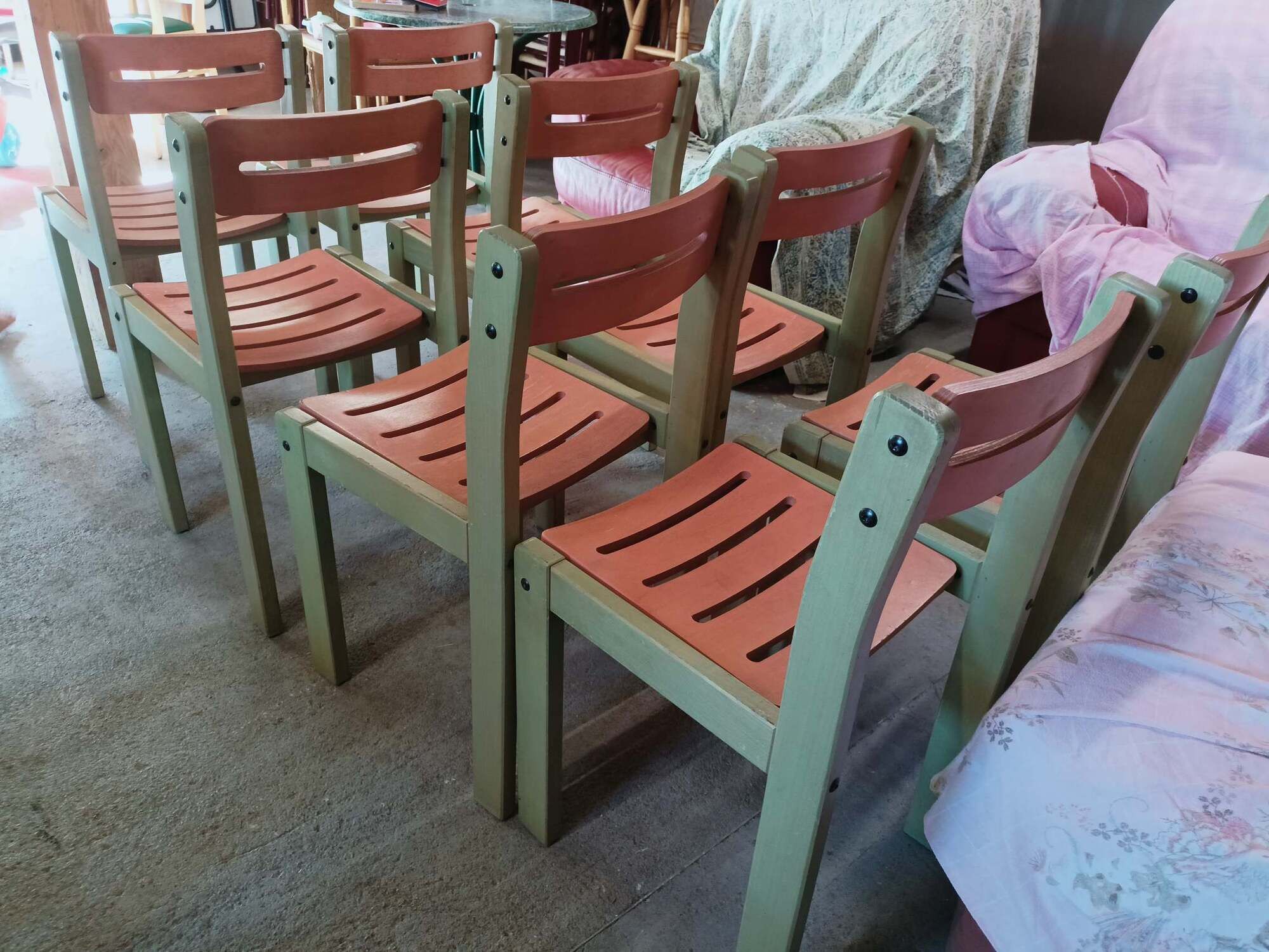Set of 8 vintage 80s school chairs/ office