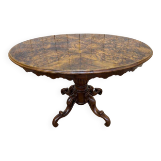 Table de milieu en noyer et ronce de noyer