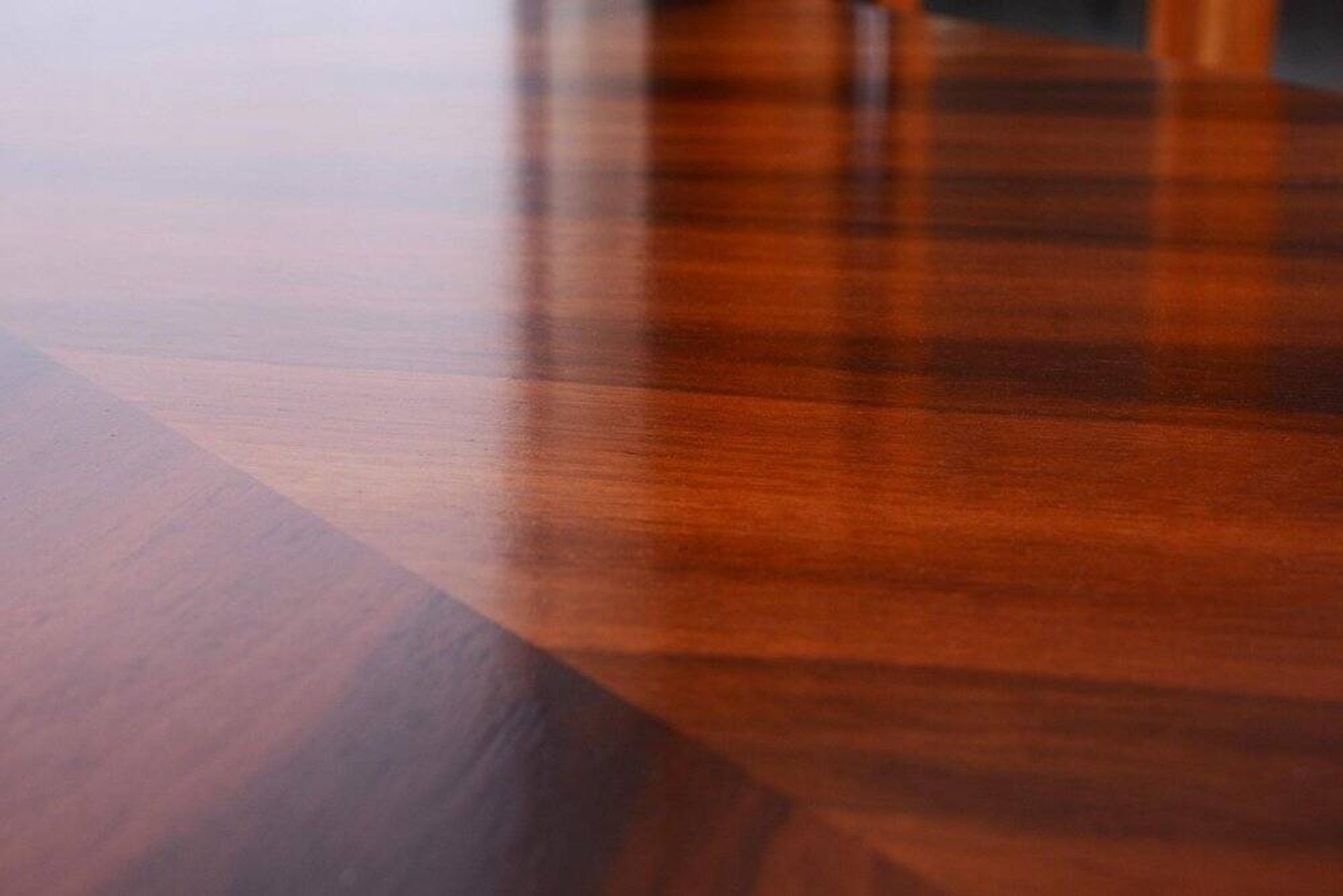 Table ovale fonctionnelle en chrome et noyer de Kovona, République tchèque, années 1960.