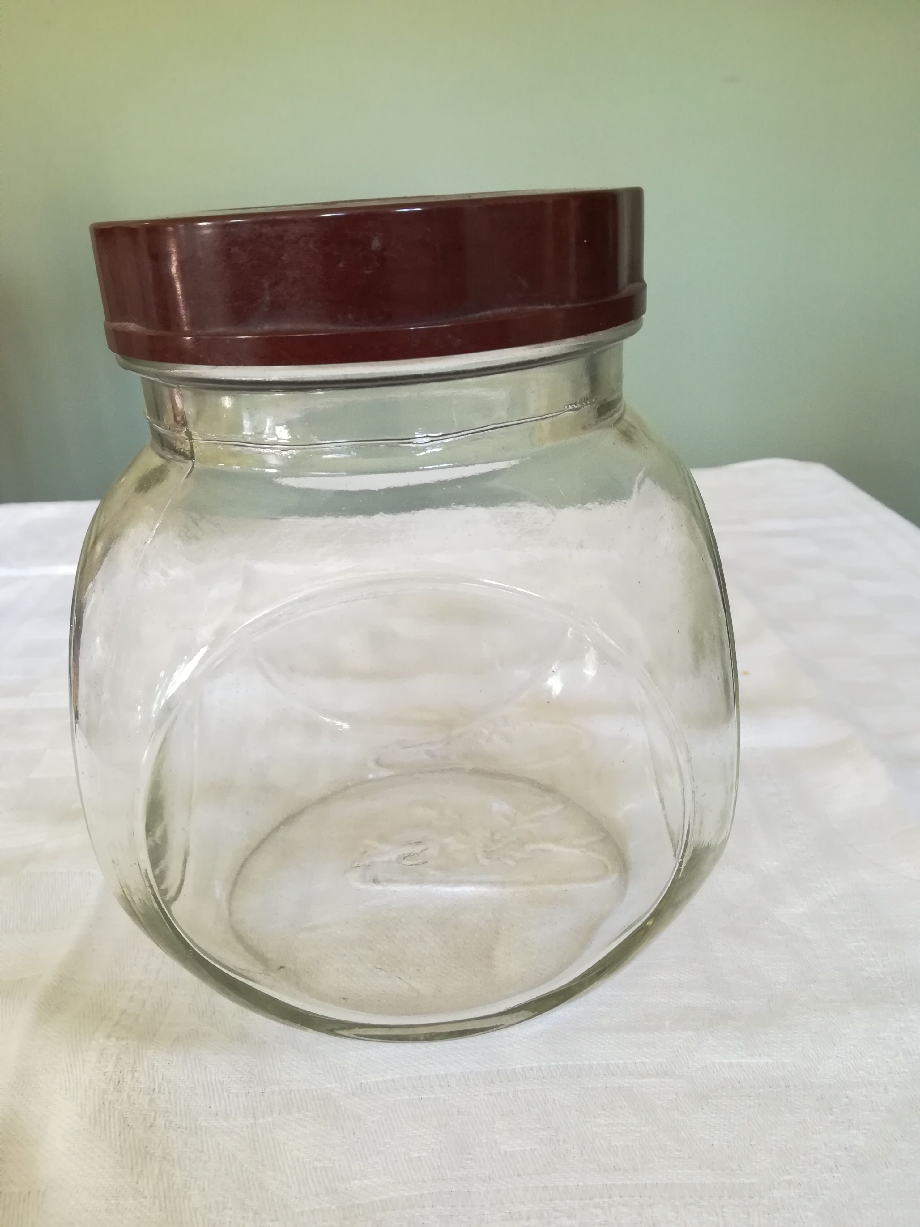 Grocery jar with Bakelite lid