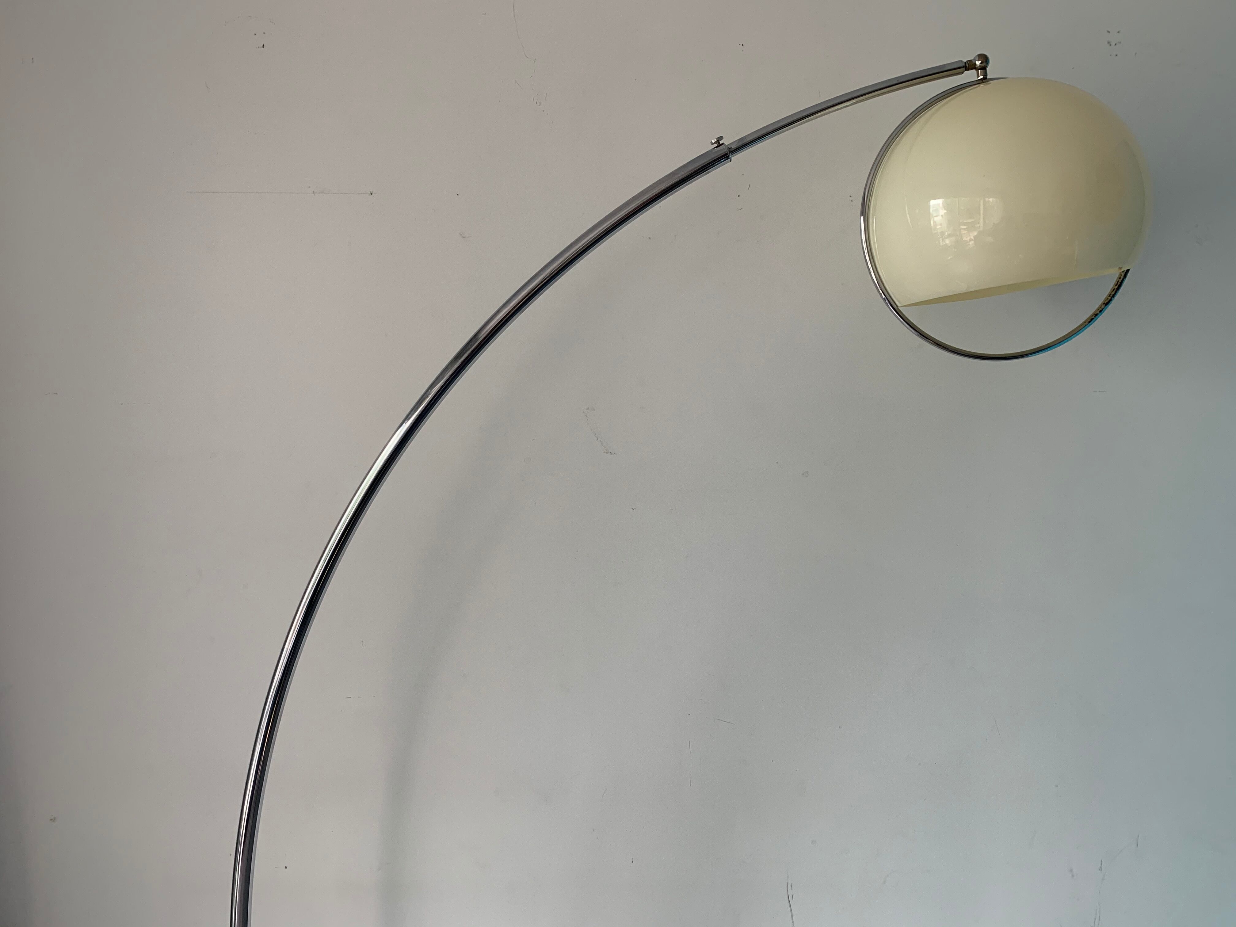 Harvey Guzzini adjustable arc lamp 1960
