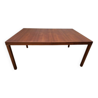 Scandinavian table with extension