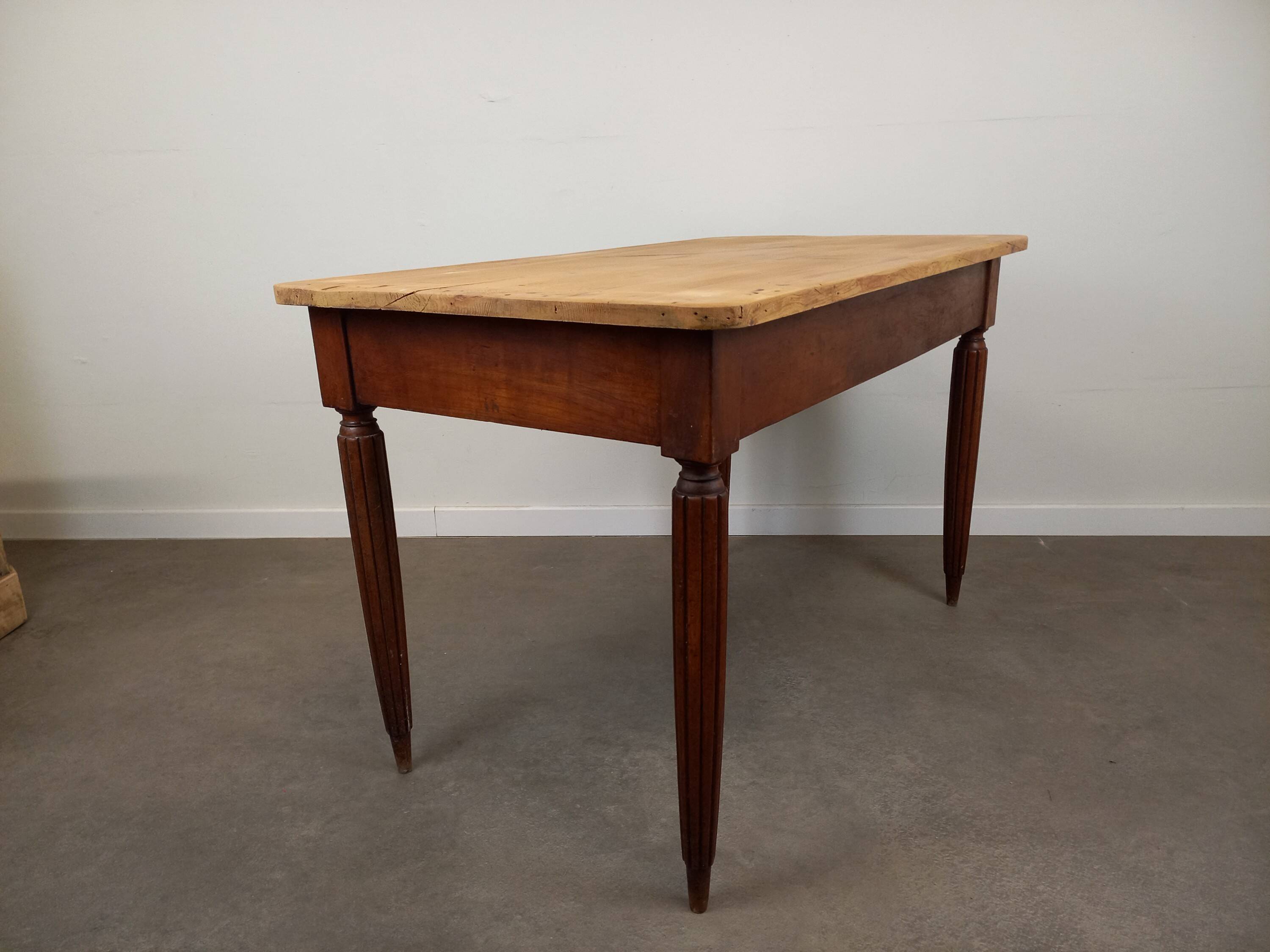 Farmhouse table with drawers