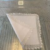 Grand mouchoir ancien en dentelle fait main