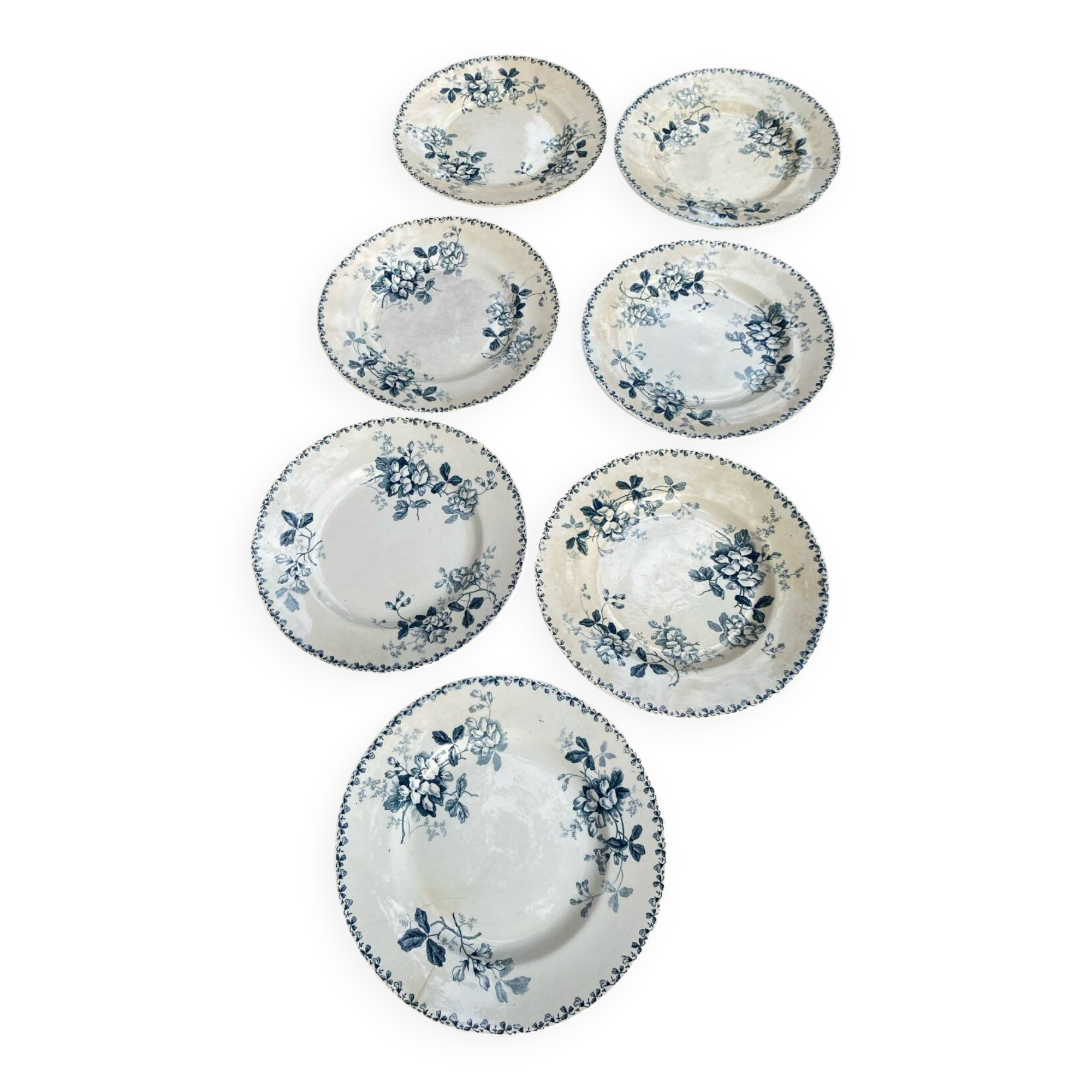 Selling sets of 8 St Amand plates