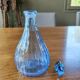 Carafe art deco en verre bleu