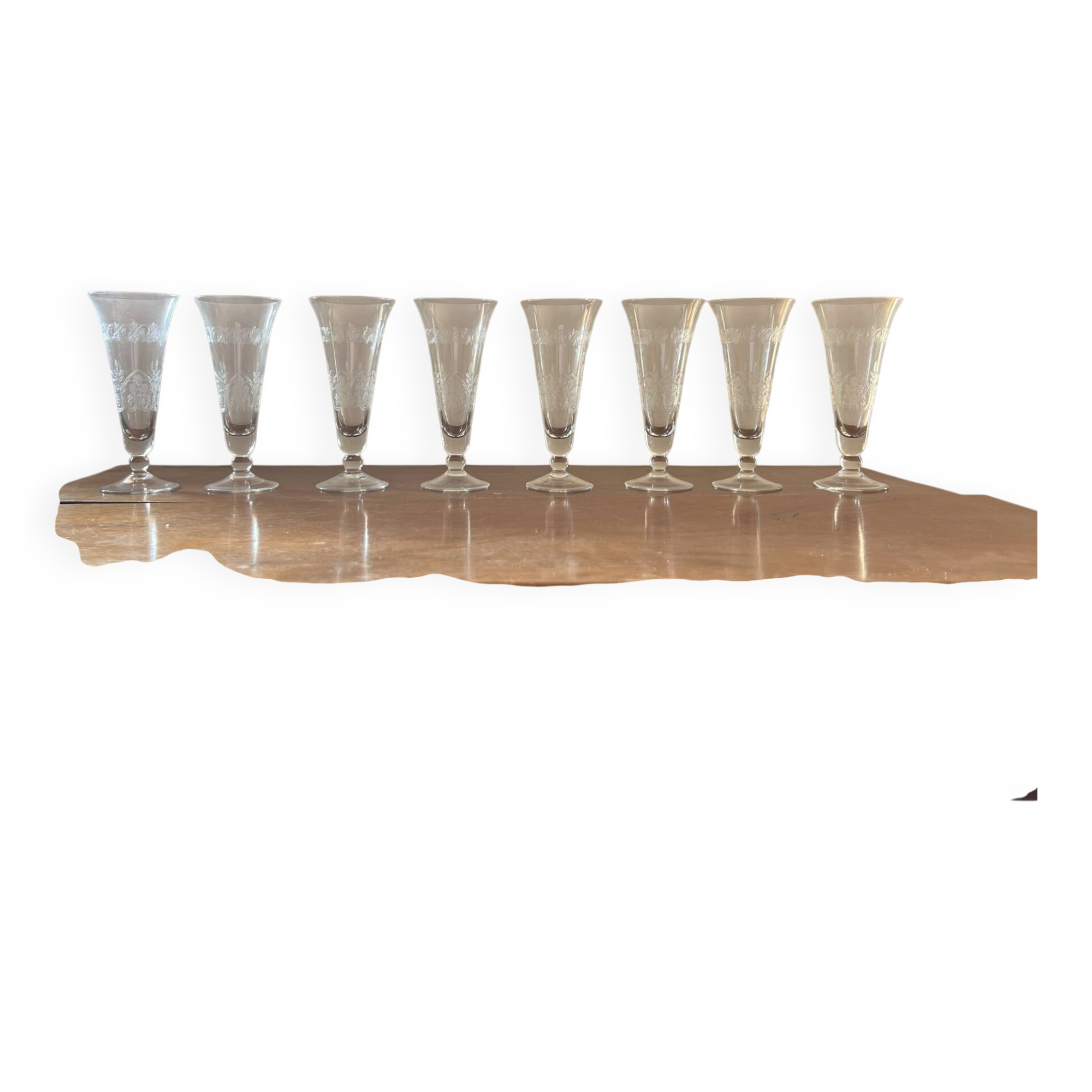 Set de verres cristal Art déco gravé (32 pieces) de 4 tailles