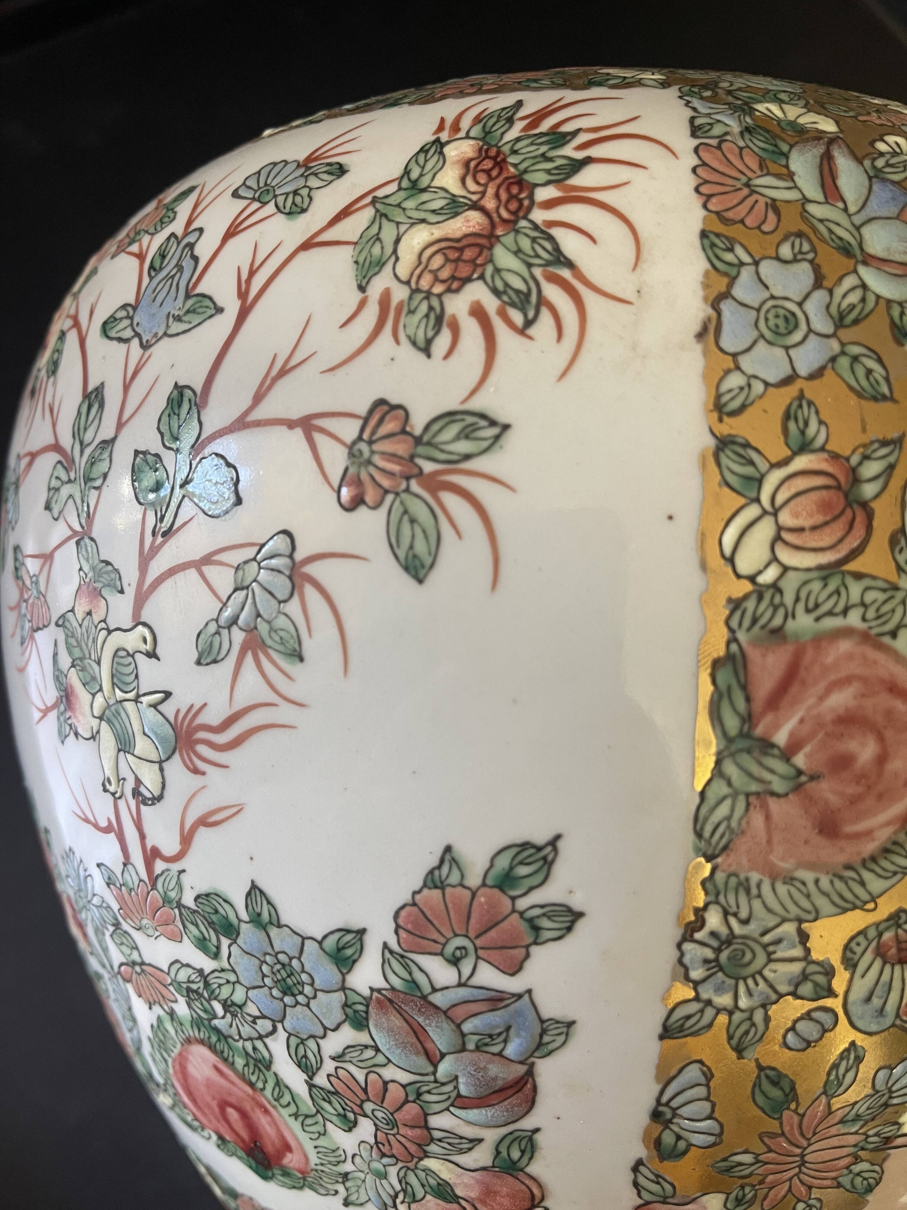 Covered porcelain jar from Canton China