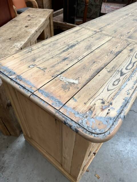 Huge piece of furniture from the early 20th century