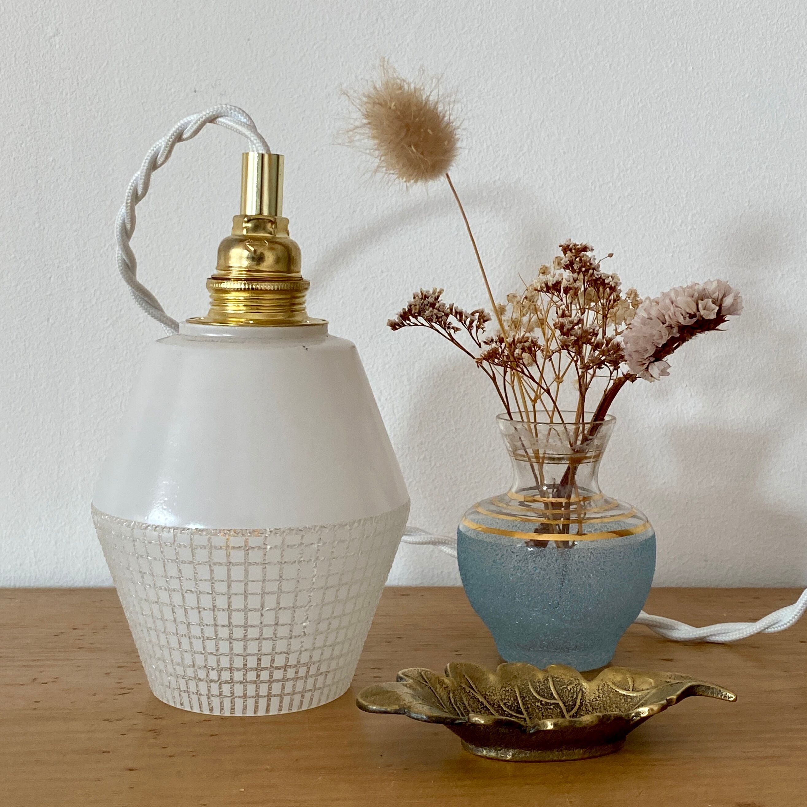 Vintage tulip walker in white opaline