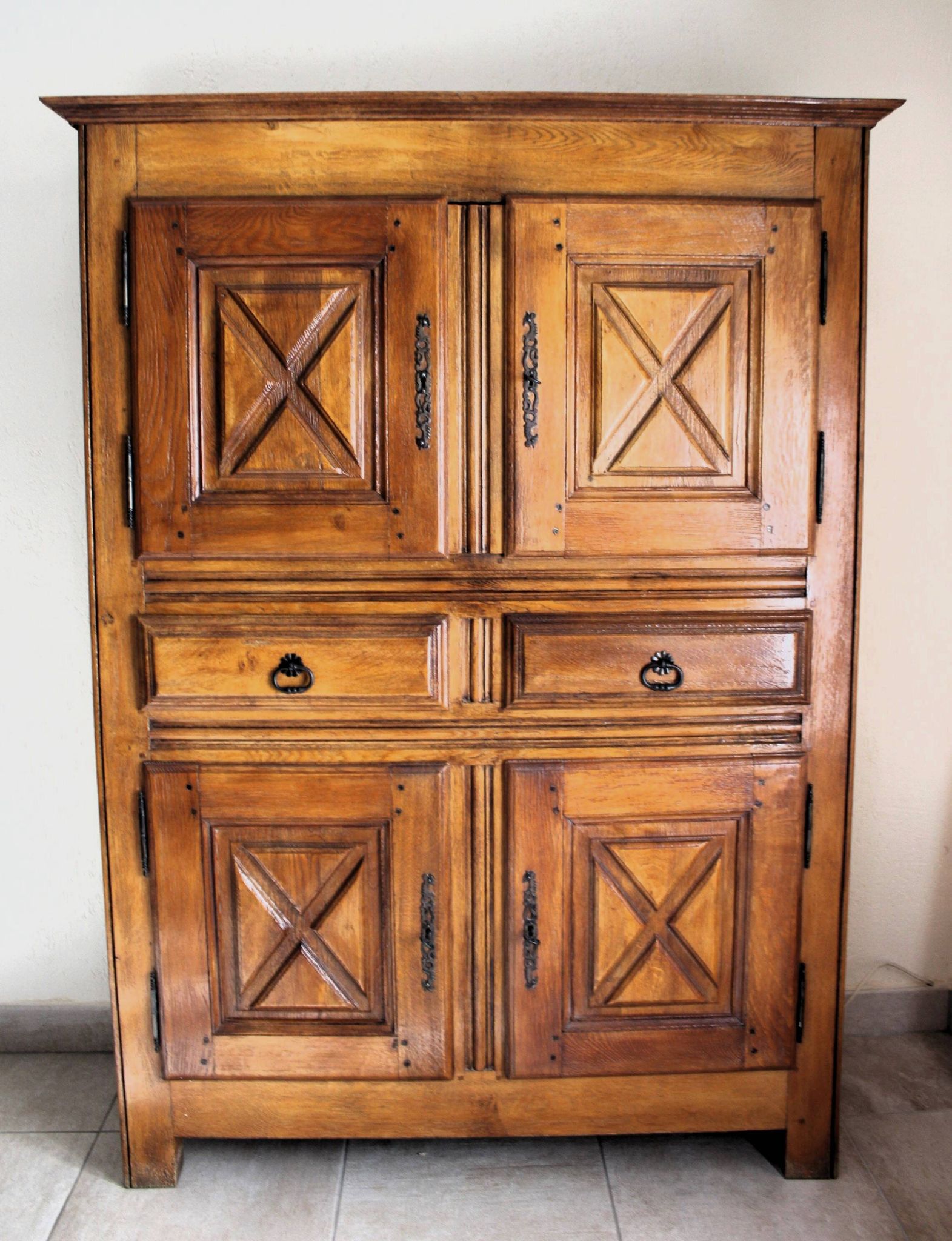 Abbatiale solid oak TV cabinet sideboard