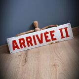 Curved enamelled plate finish II