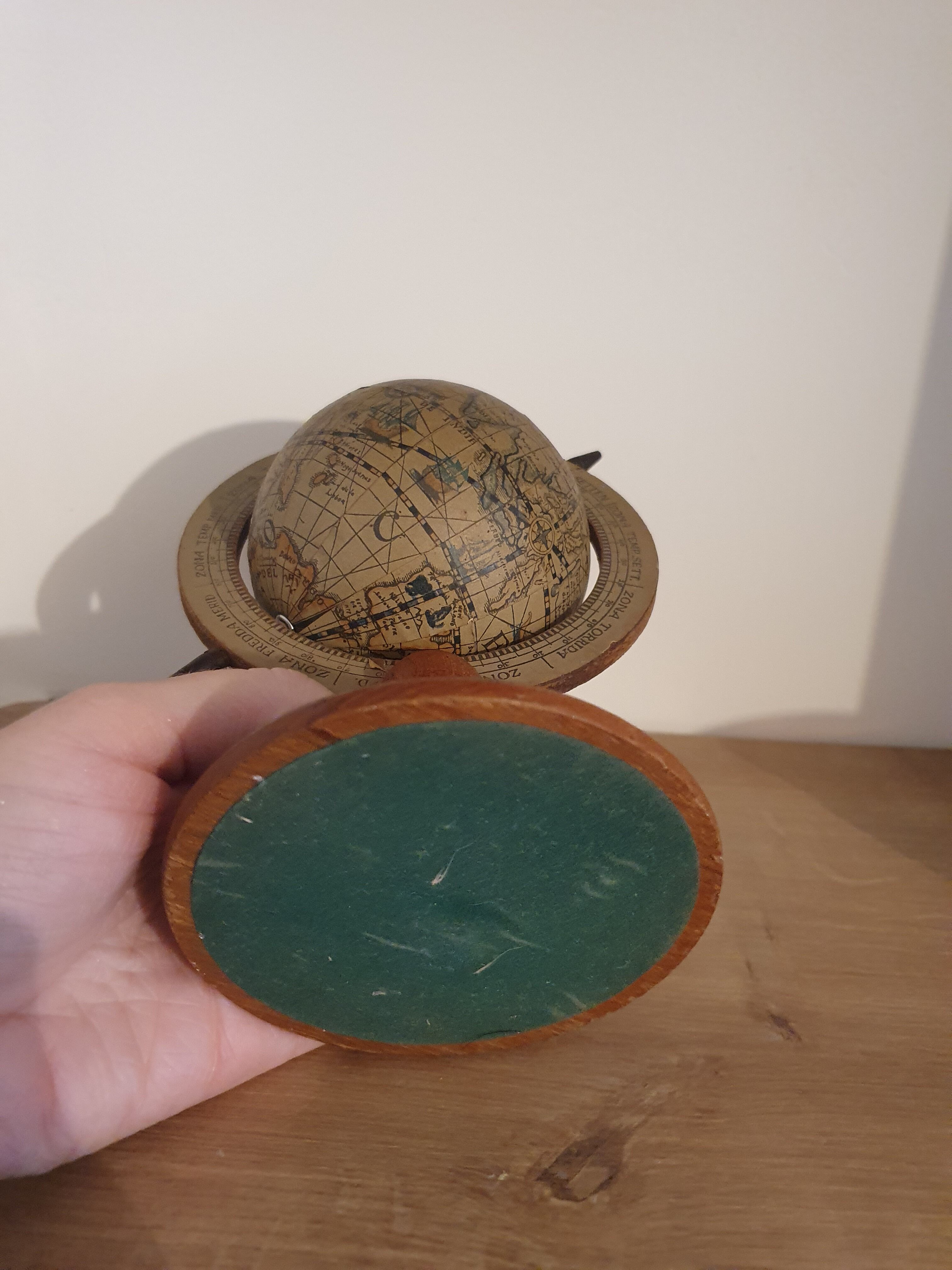 Globe terrestre vintage