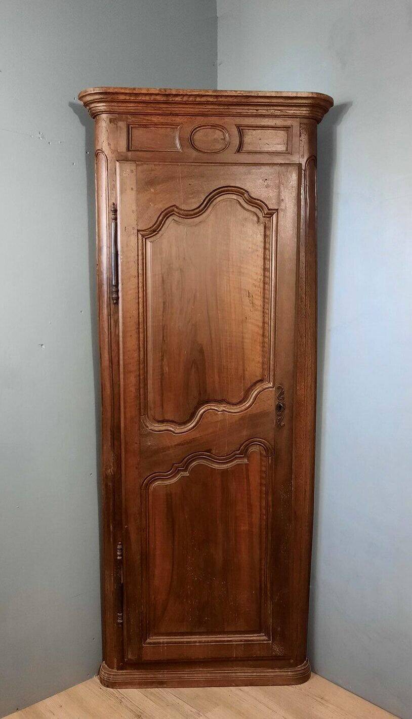 Louis XV style corner in walnut circa 1800