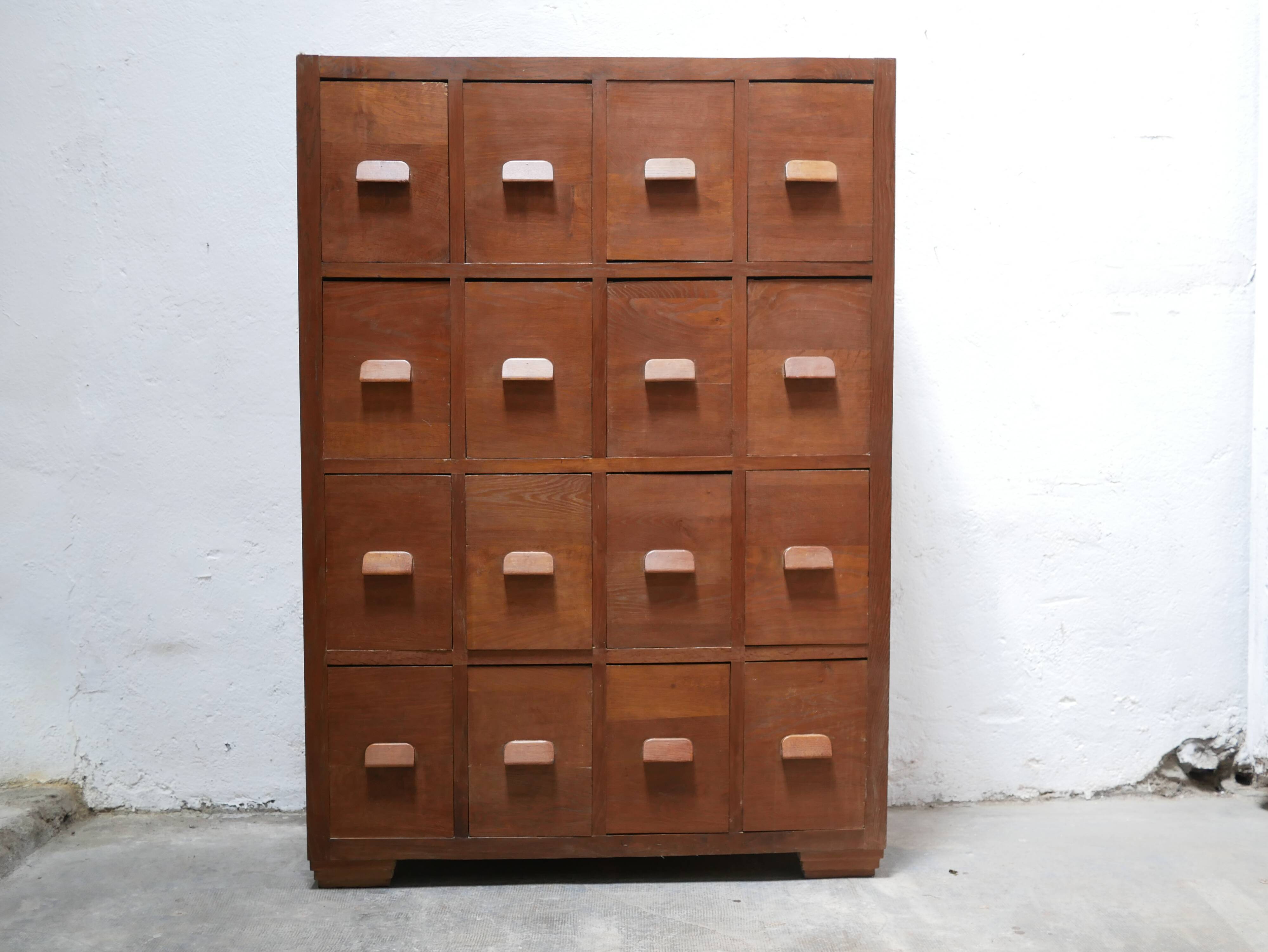 Meuble de métier vintage à tiroirs