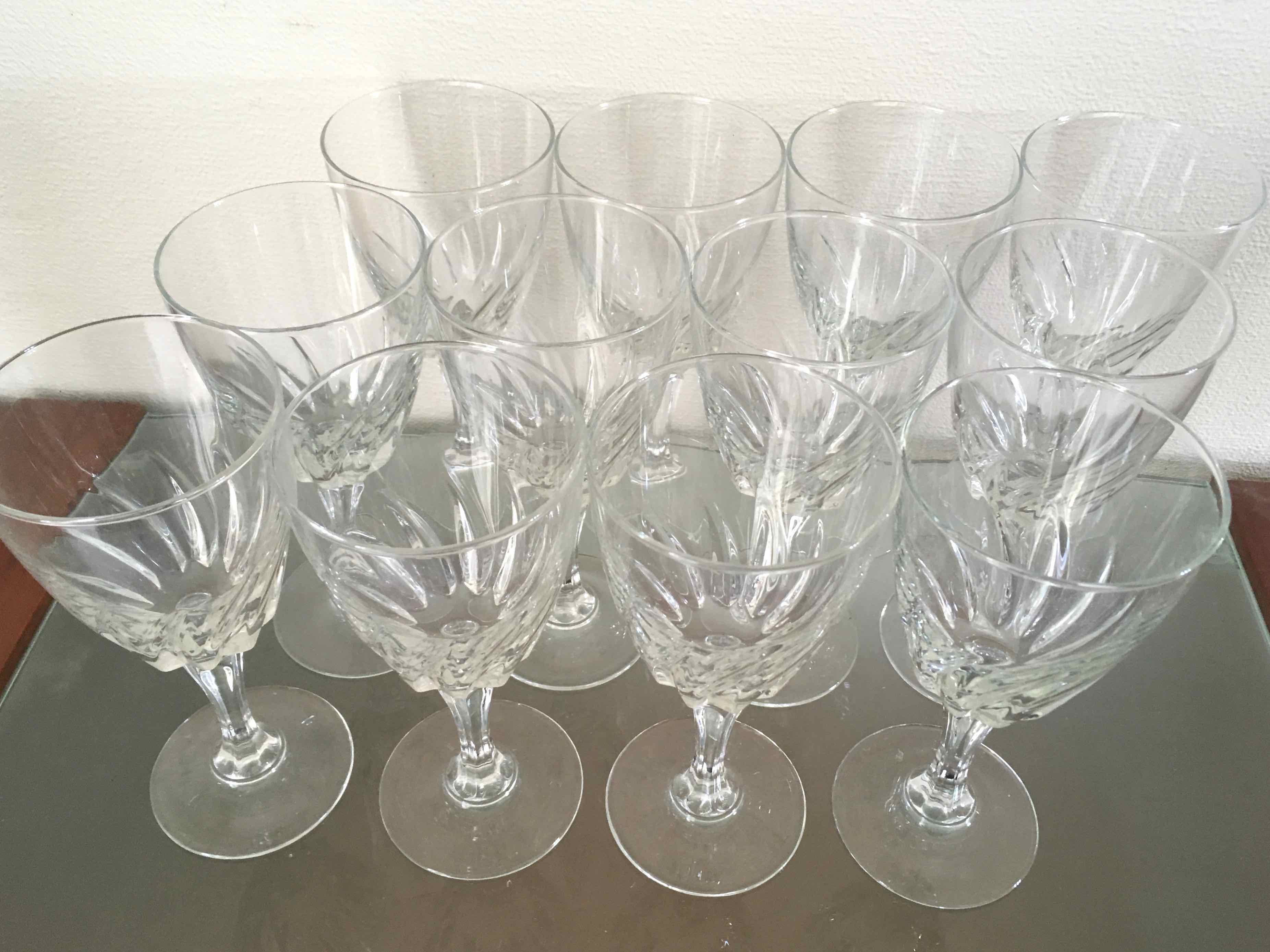 Set of 12 vintage wine glasses 1960