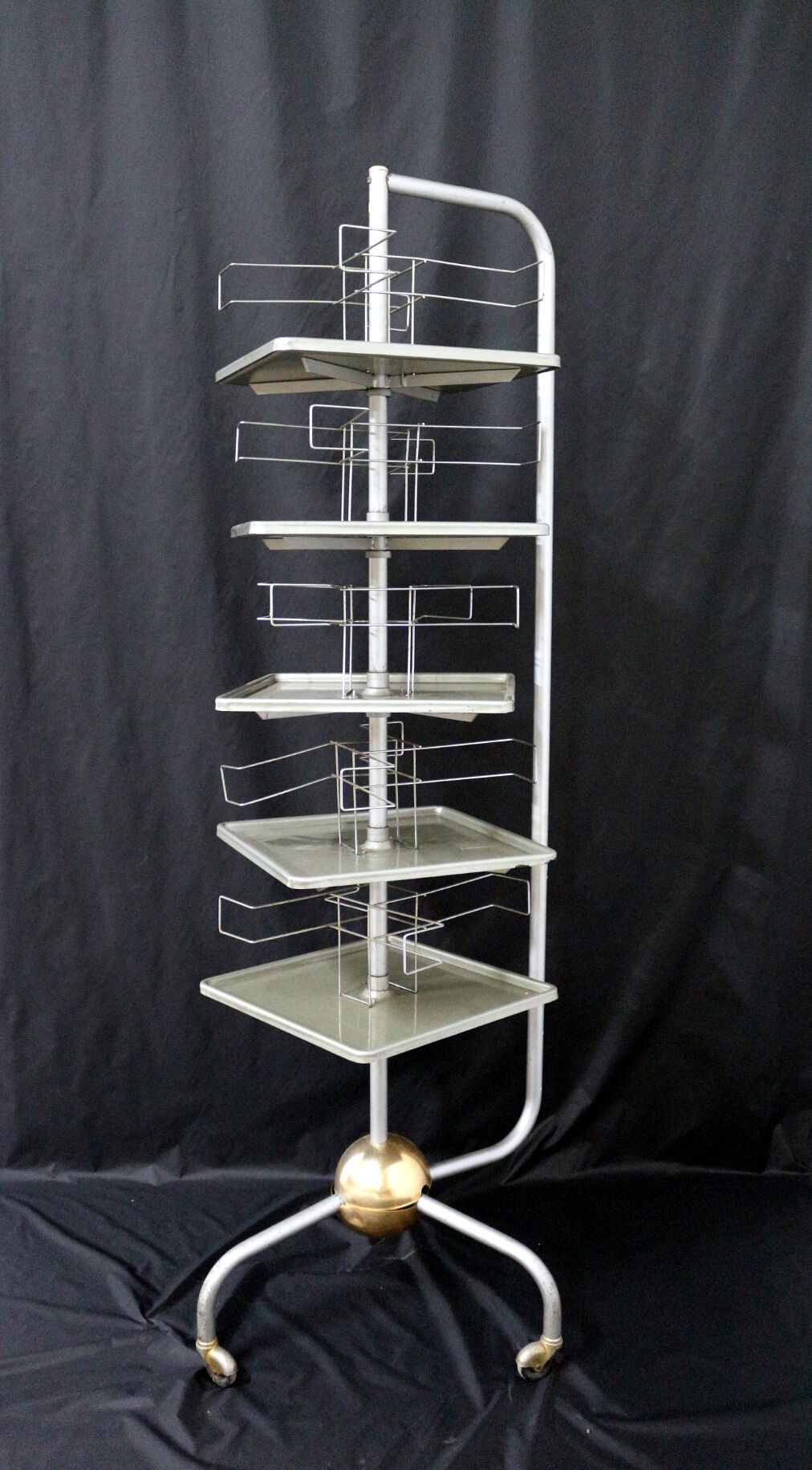 Tourniquet vintage book holder