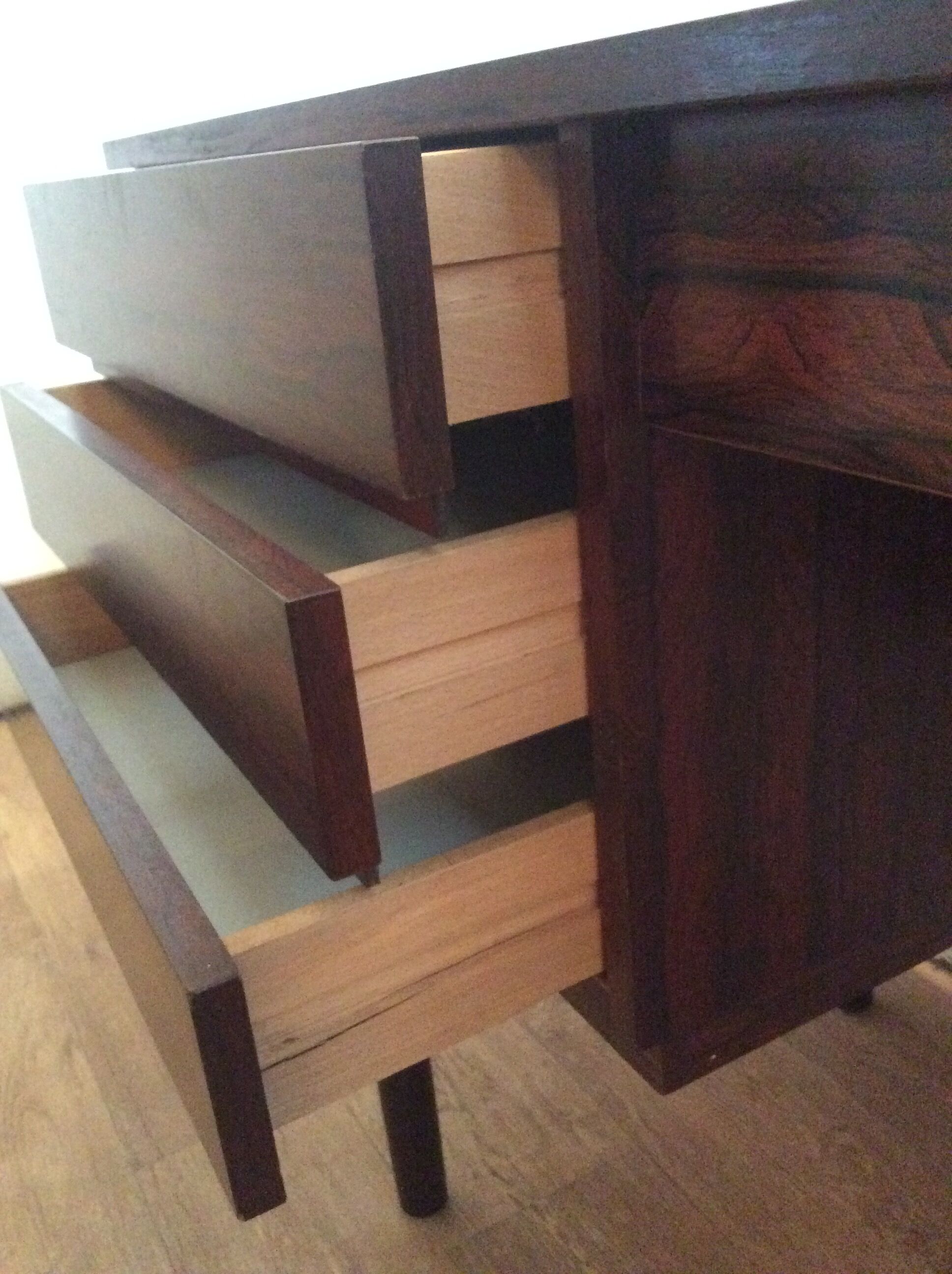 Scandinavian desk in walnut 50/60