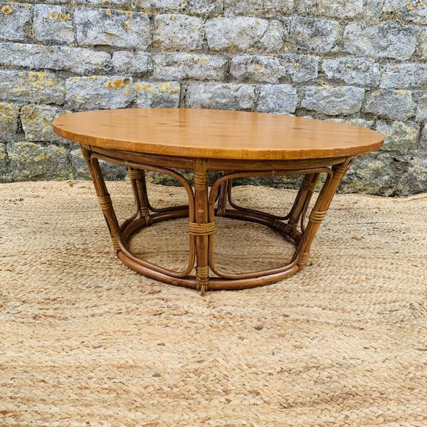 Table basse avec sa paire de poufs