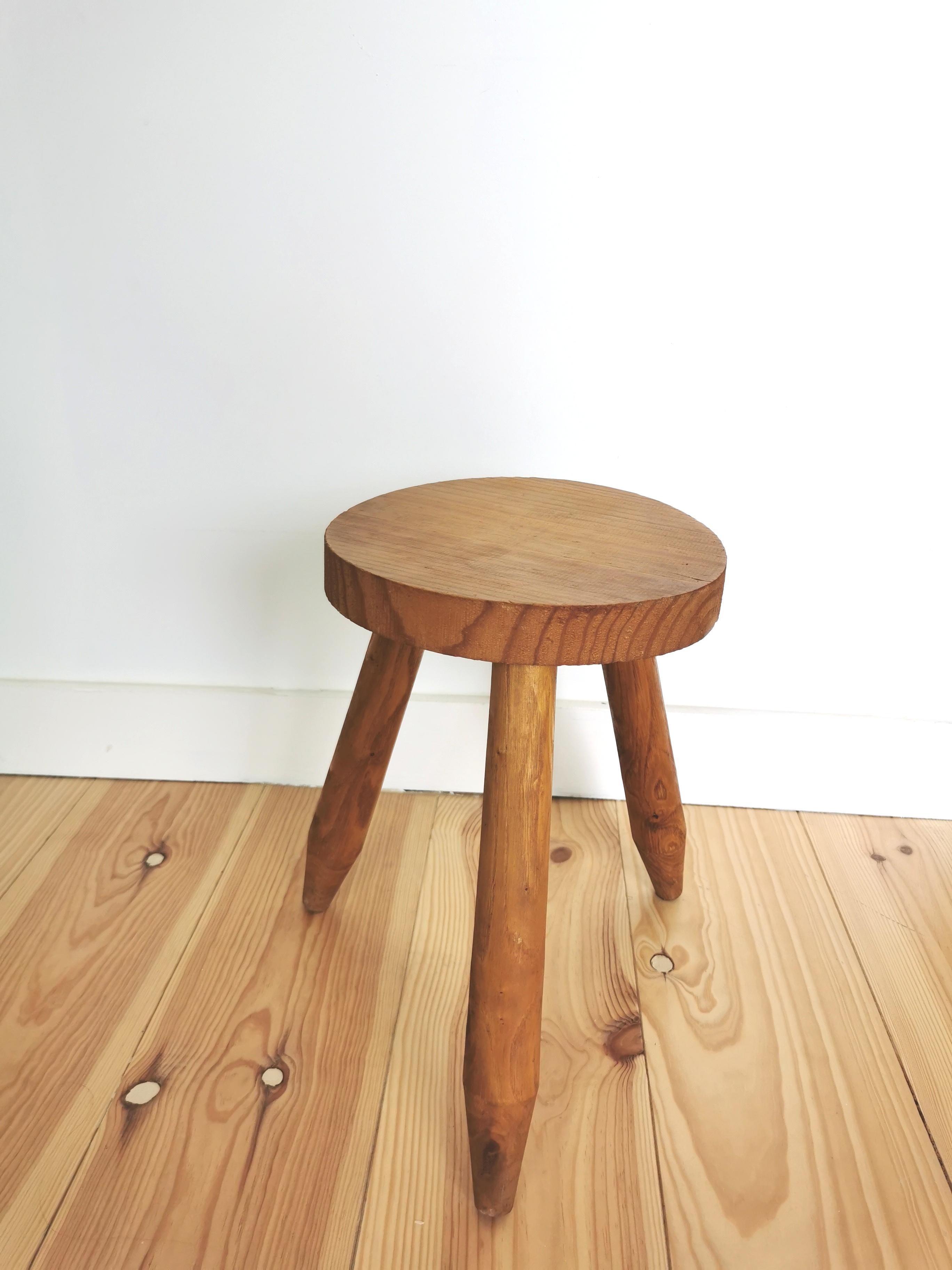 Tripod stool