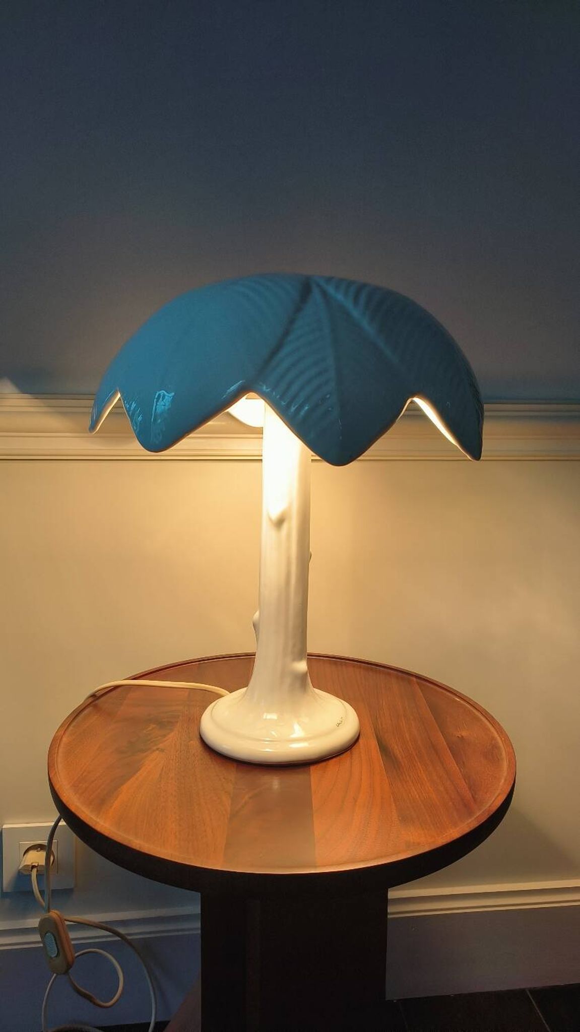 Ceramic palm lamp