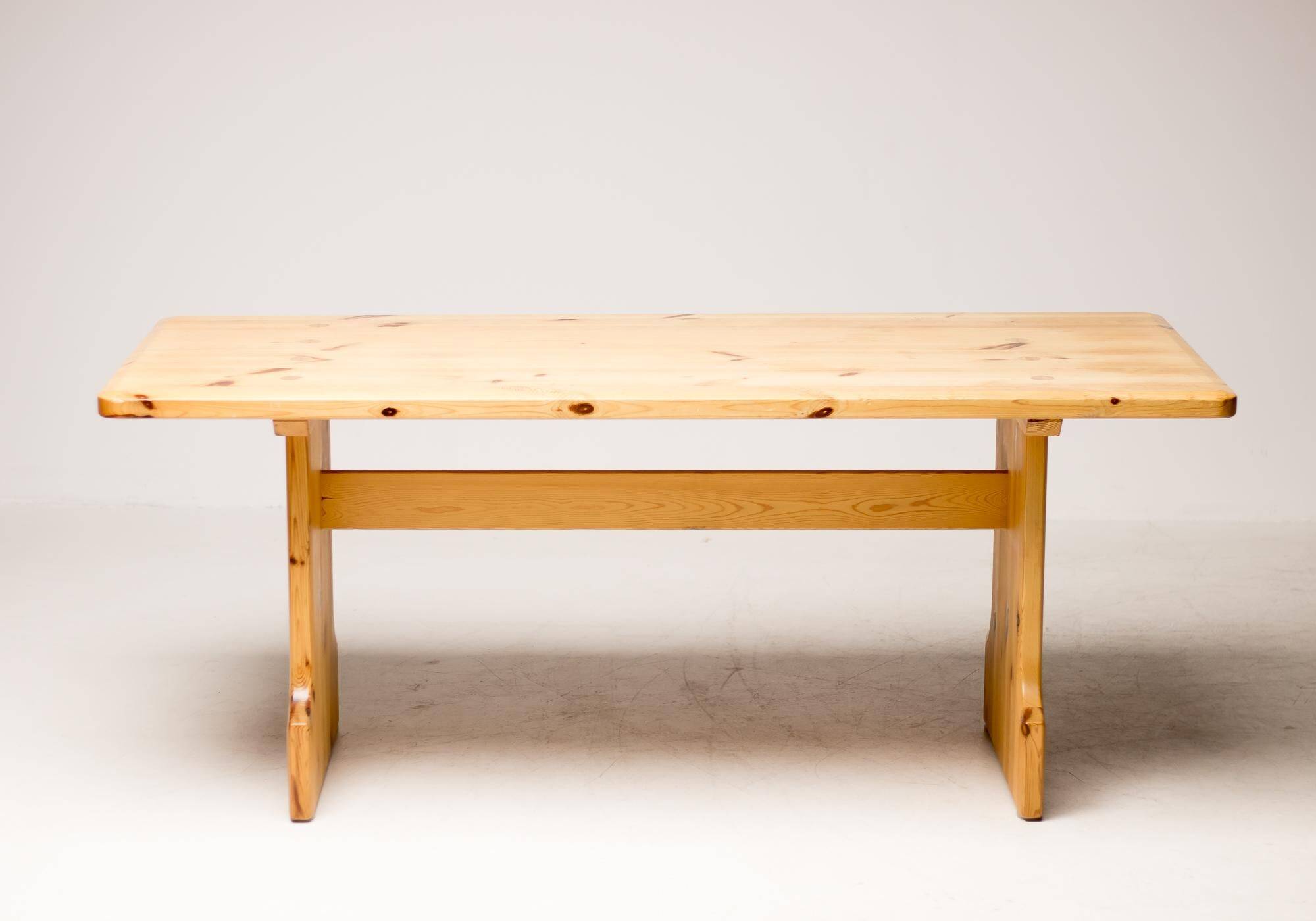 Table à manger scandinave du milieu du siècle dernier en pin de l'Oregon Roland Wilhelmsson
