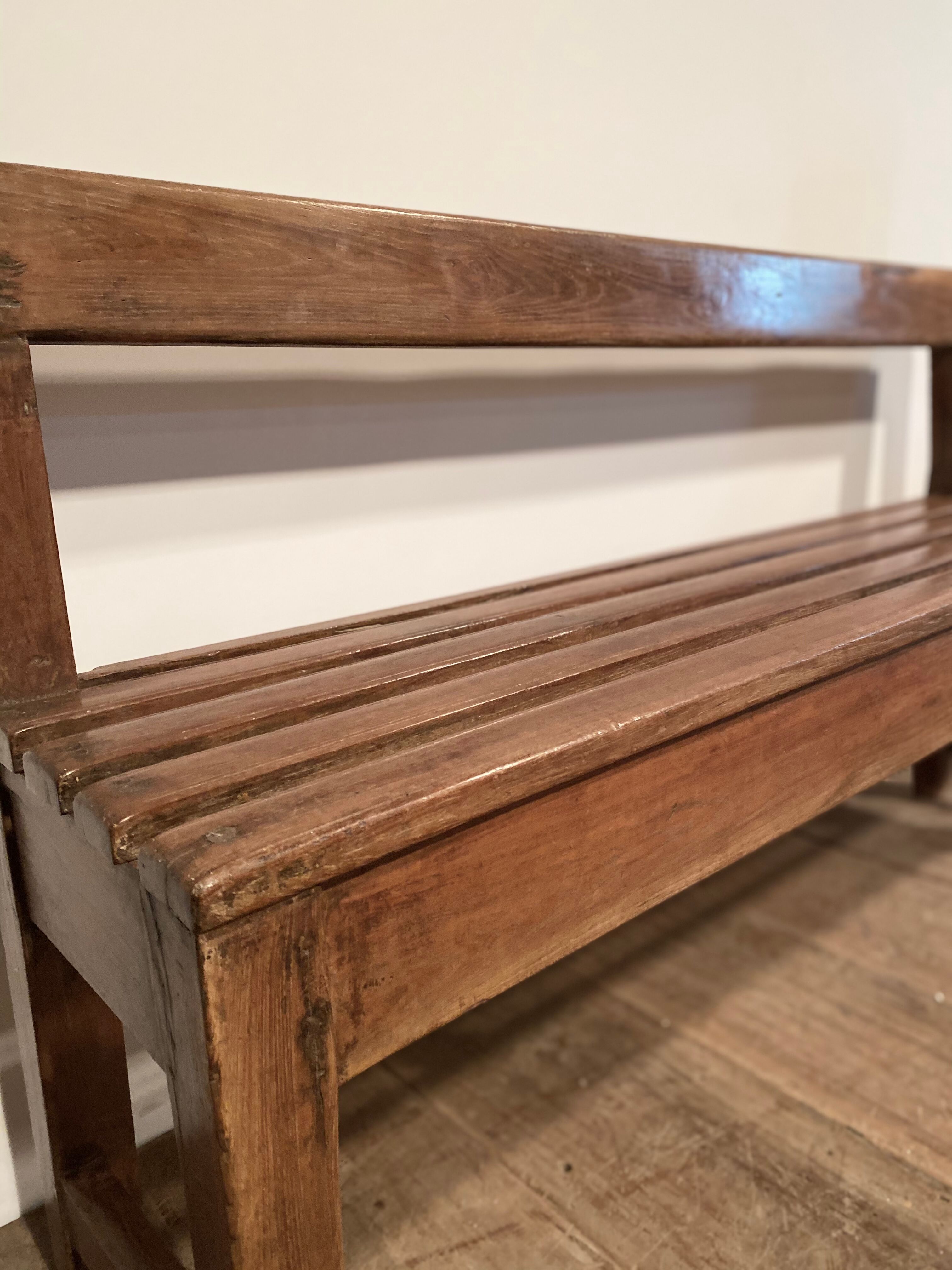 Schoolboys' bench with exotic wooden slats -XXeme