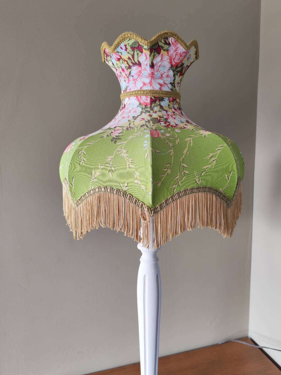 Vintage Hollywood Regency lamp