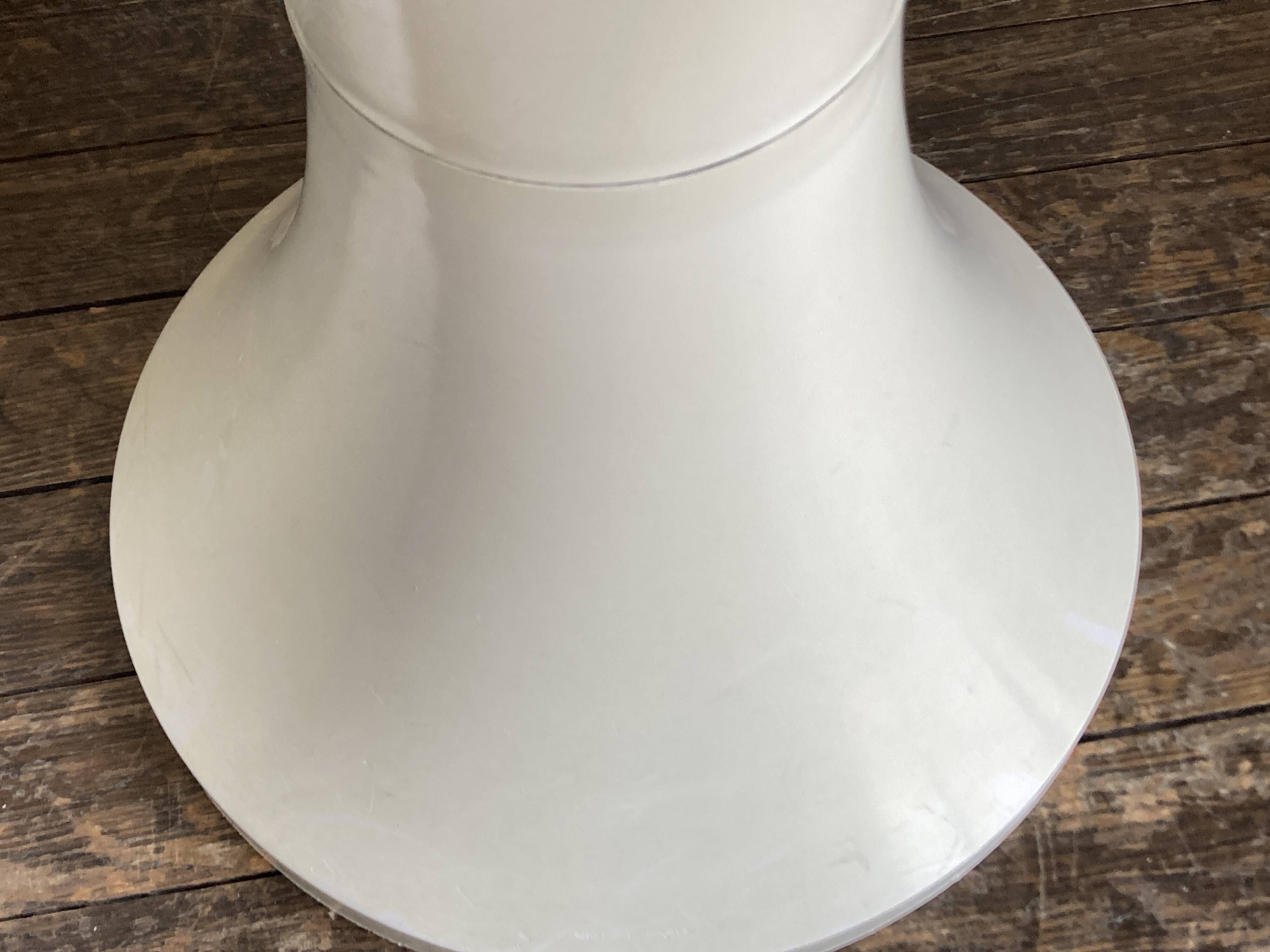 Pair of bedside tables 1970 Space Age in white ABS