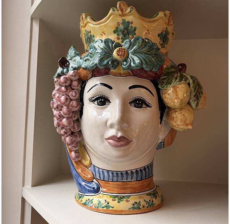 Sicilian vase woman frutta large