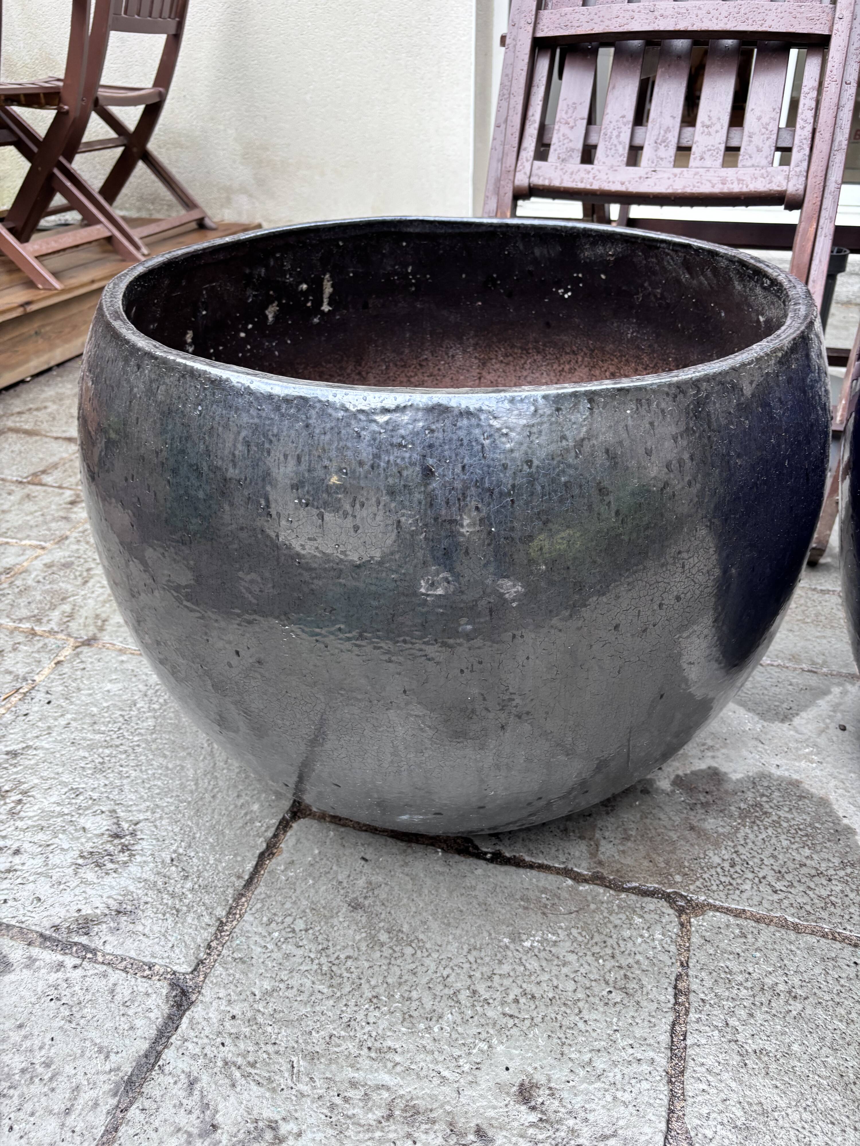 Large premium enamelled pot / planter – excellent condition