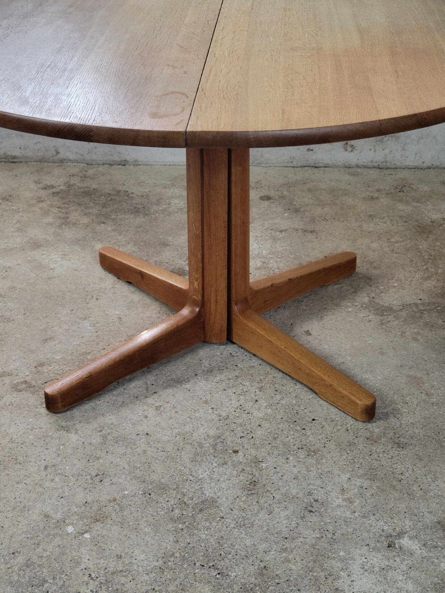 RY Møbler RY35 extendable dining table in solid oak, 1979