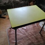 Yellow formica table 60&#39;s 70&#39;s