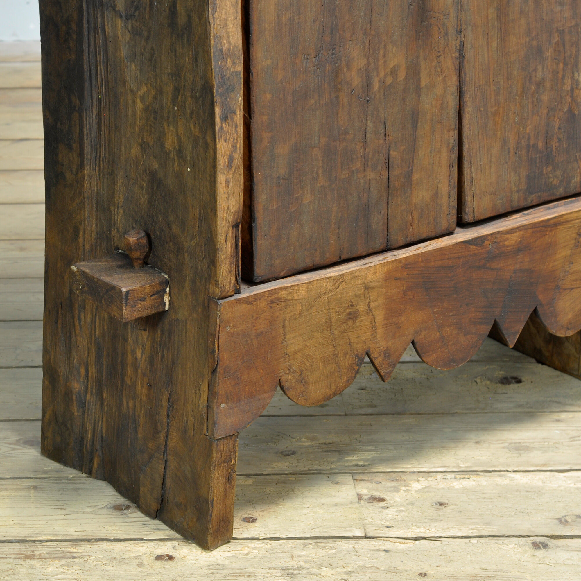 Cabinet d'art populaire roumain, vers 1925