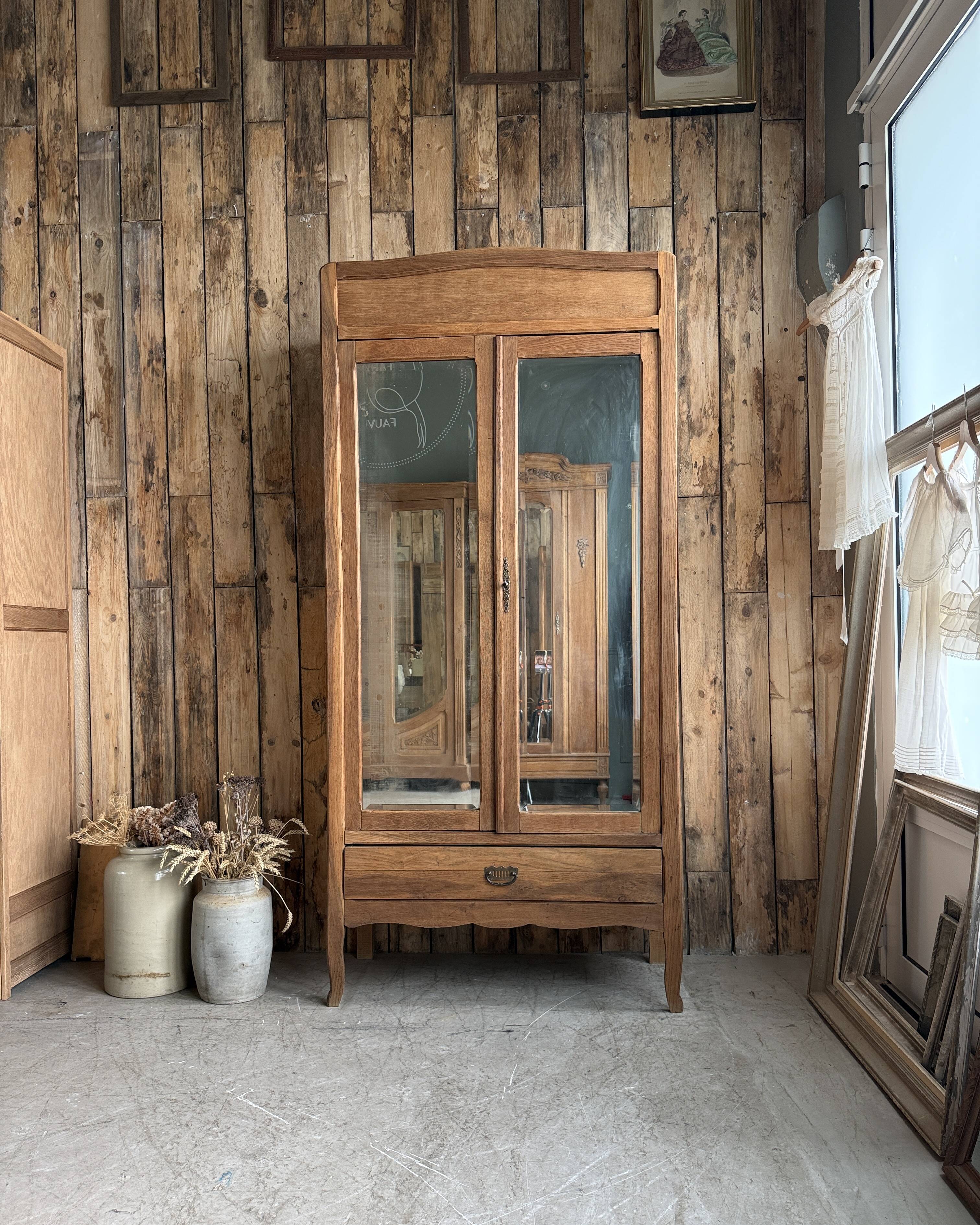 Parisian Art Deco oak wardrobe (renovated)