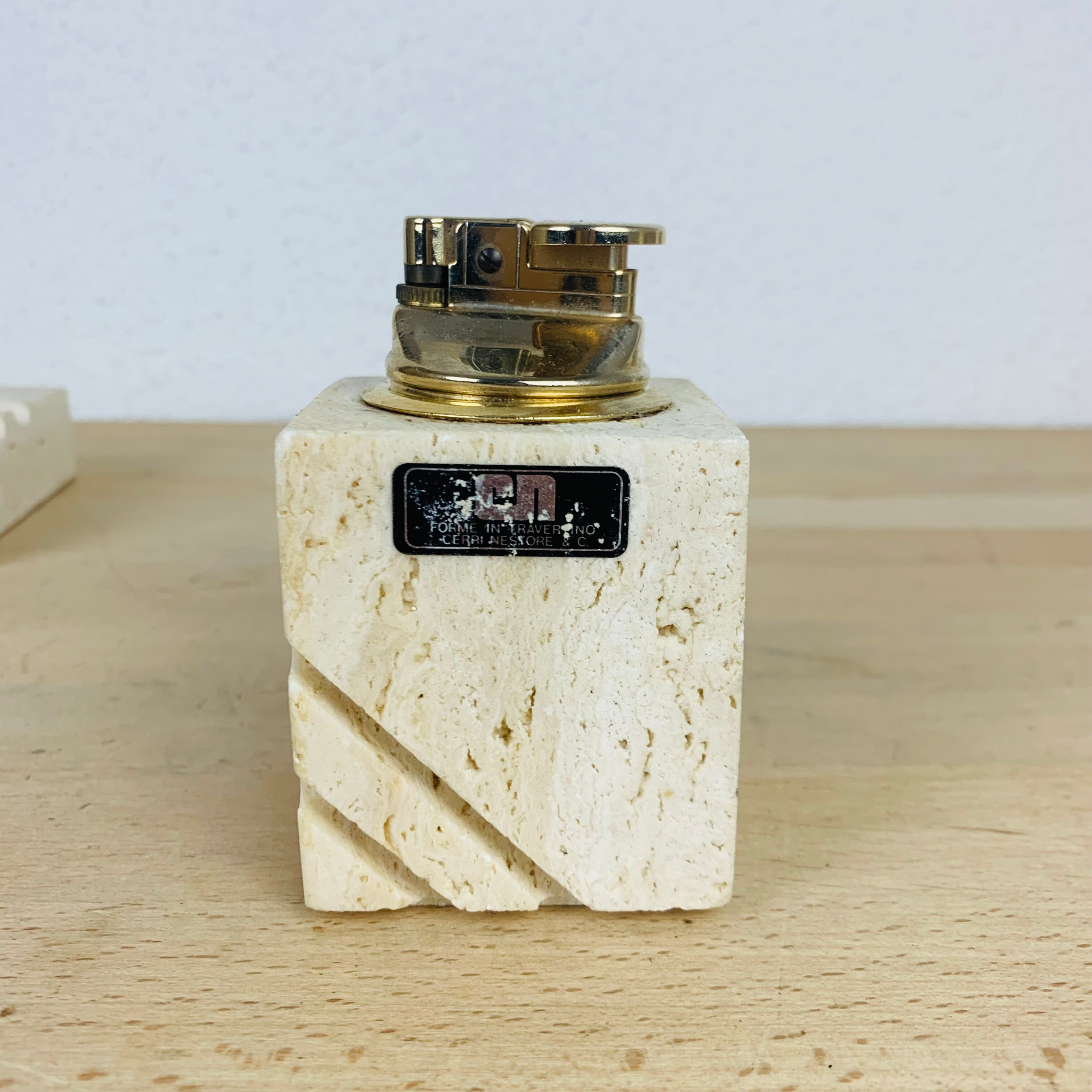 Travertine lighter and ashtray Cerri Nestore