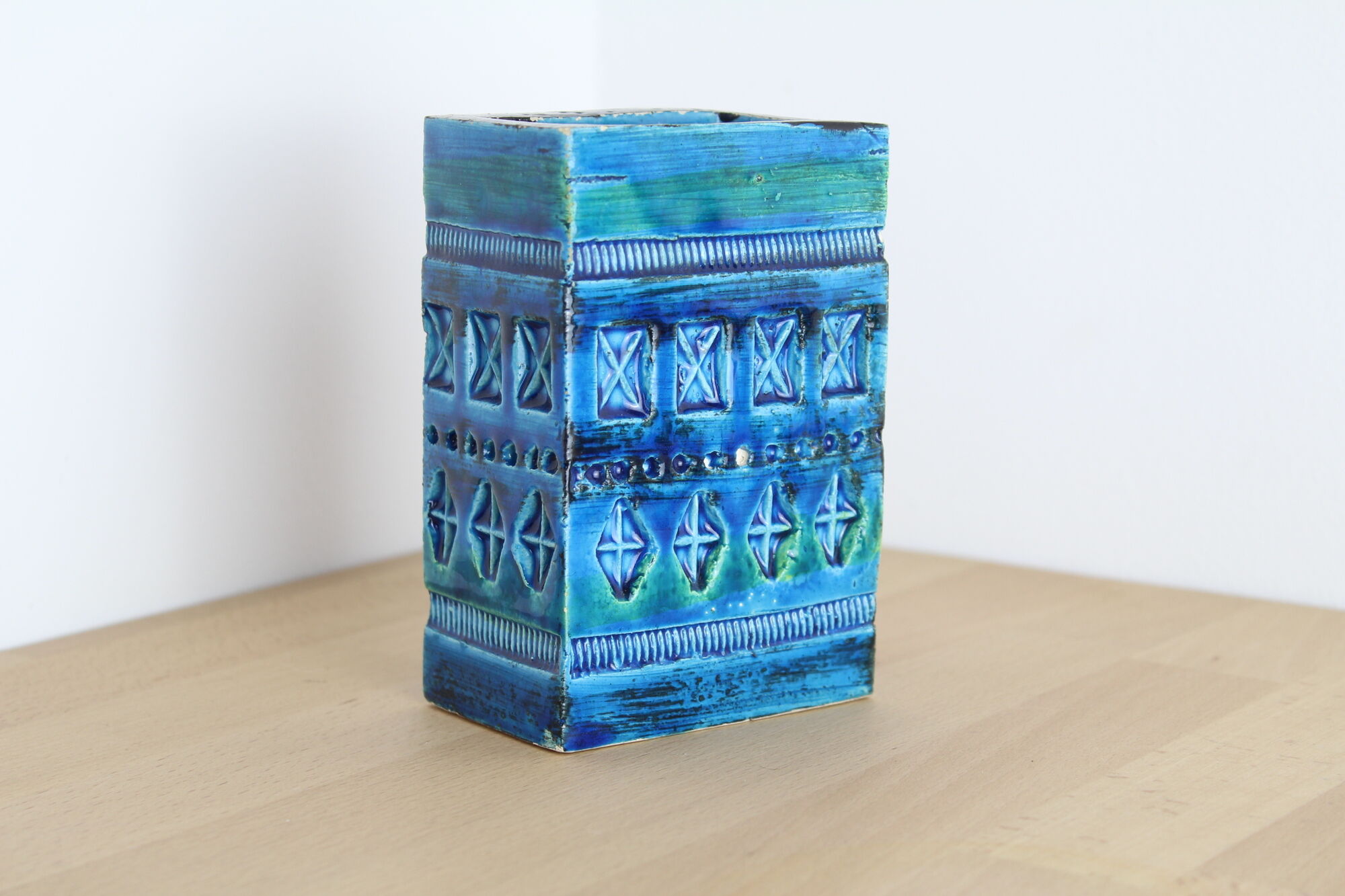 Square vase Rimini Blue, Aldo London Diamond for Bitossi, ceramics Italy